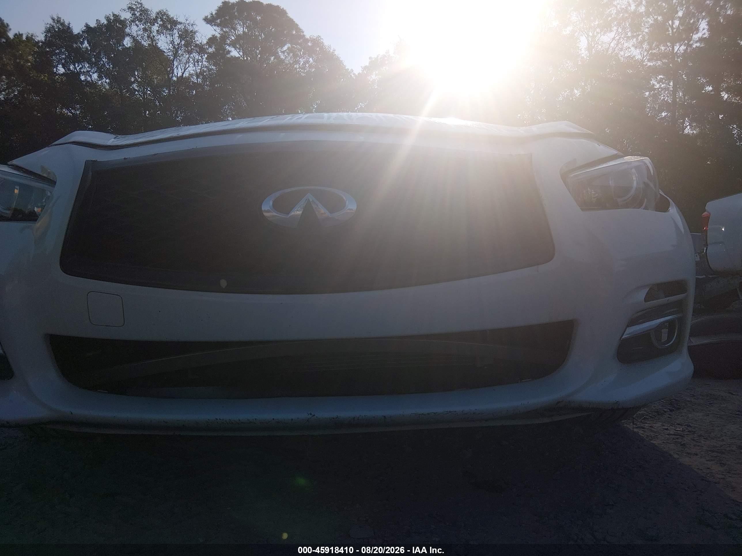 2015 Infiniti Q50 Premium Белый vin: JN1BV7AR5FM412225