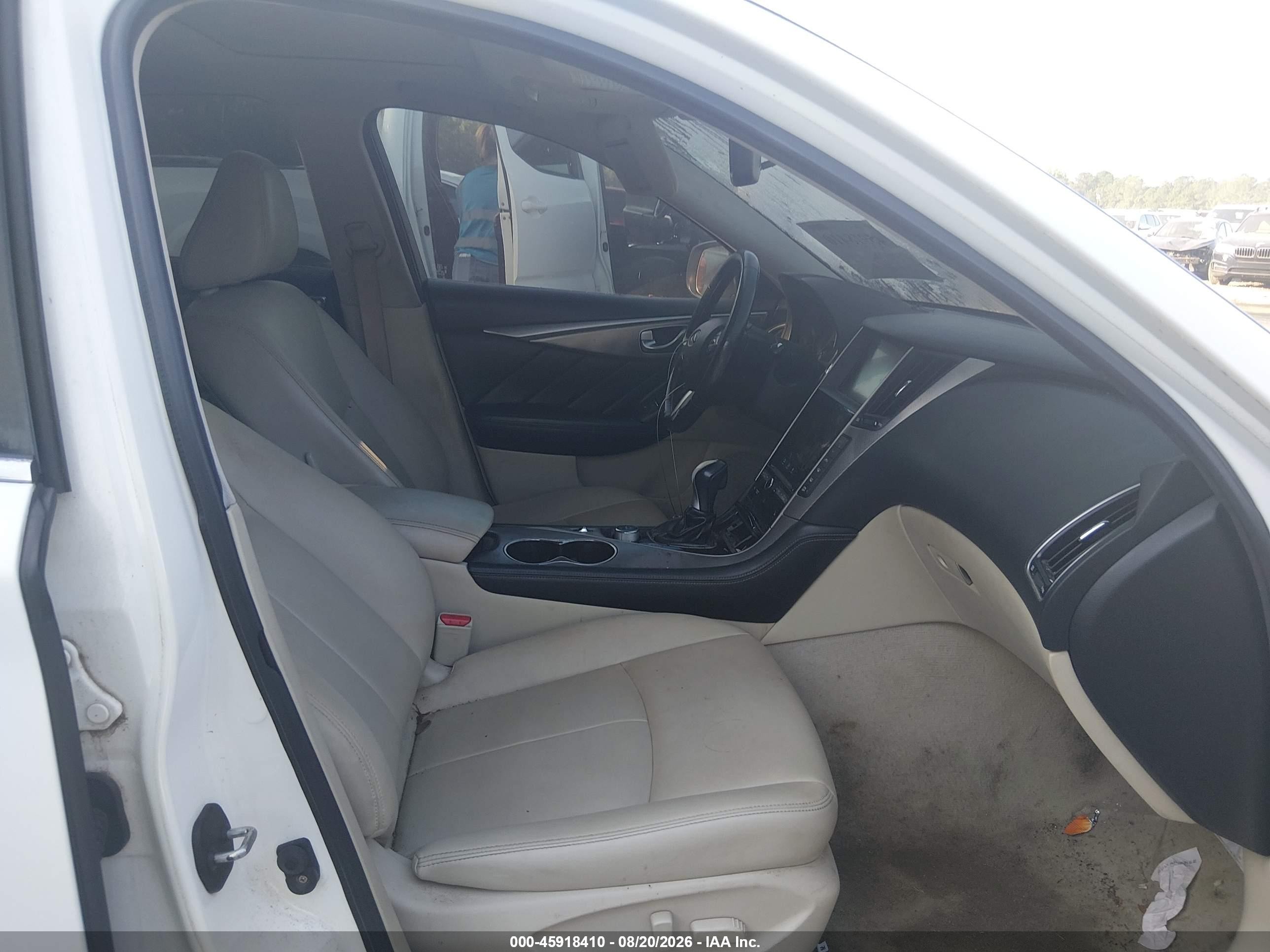 2015 Infiniti Q50 Premium Белый vin: JN1BV7AR5FM412225