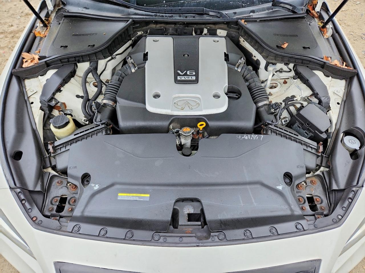 2015 Infiniti Q50 Premium White vin: JN1BV7AR5FM422009