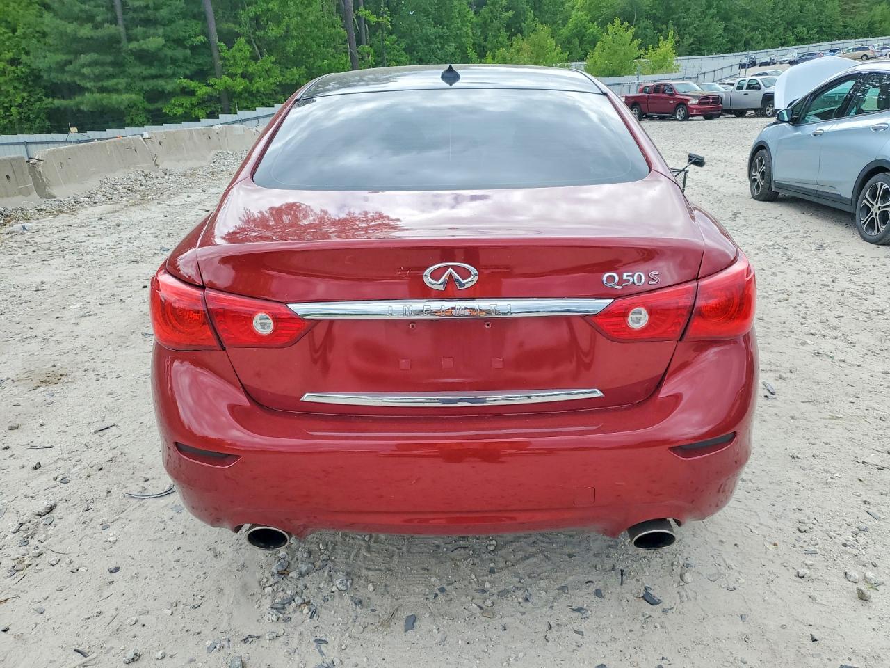 2014 Infiniti Q50 Base Red vin: JN1BV7AR6EM682918