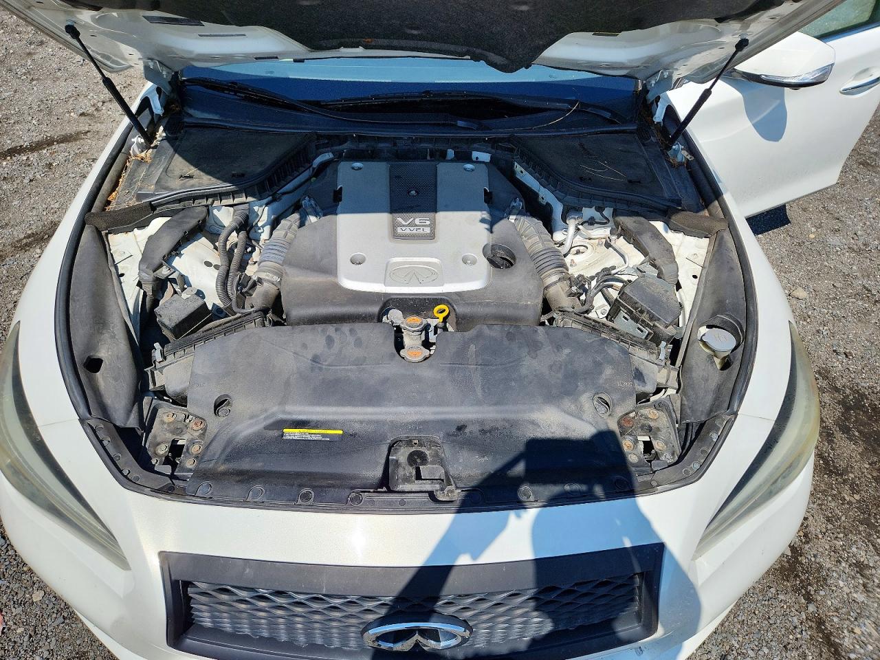 2014 Infiniti Q50 Base White vin: JN1BV7AR6EM688542