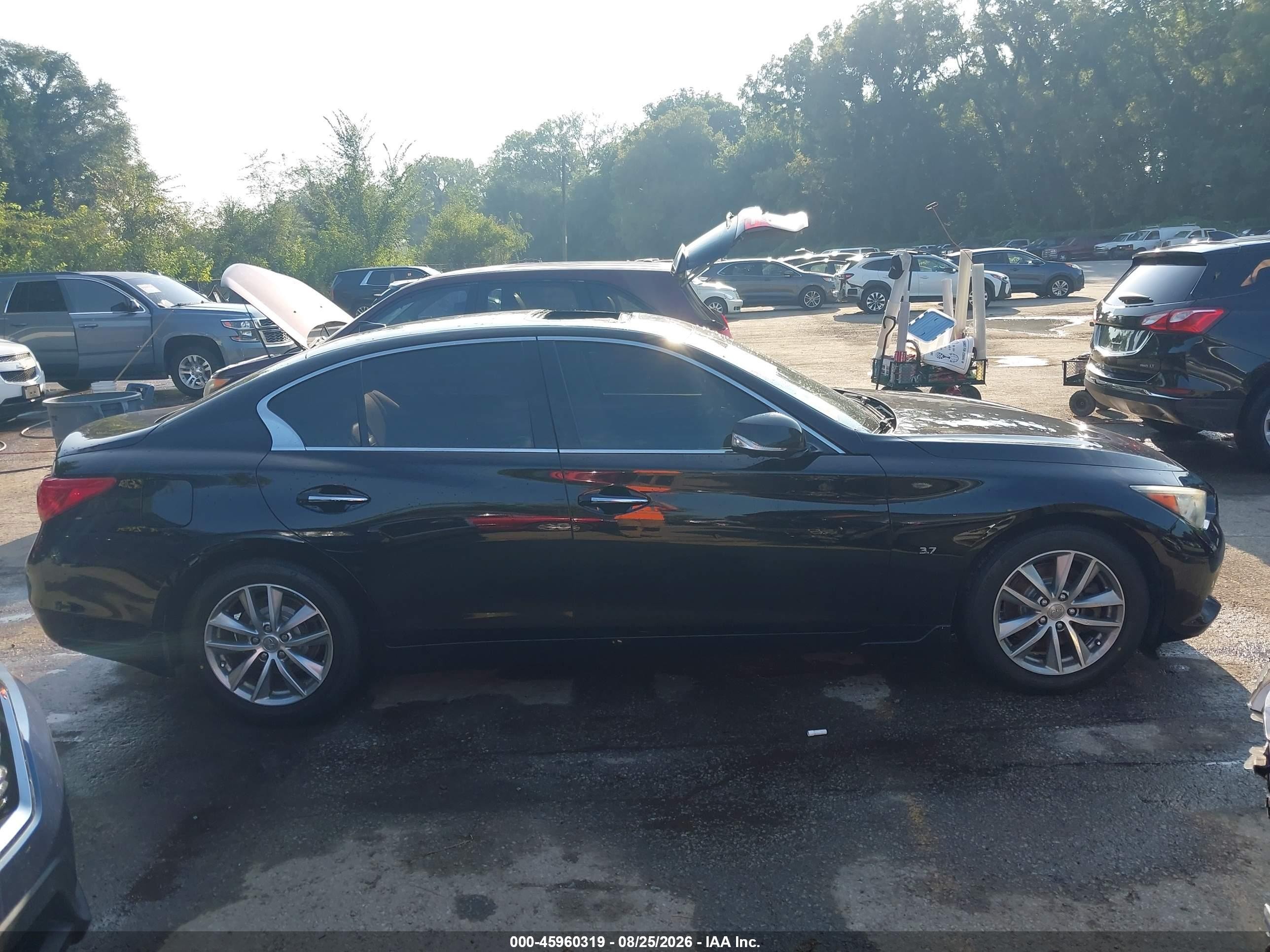 2014 Infiniti Q50 Premium Black vin: JN1BV7AR6EM693613