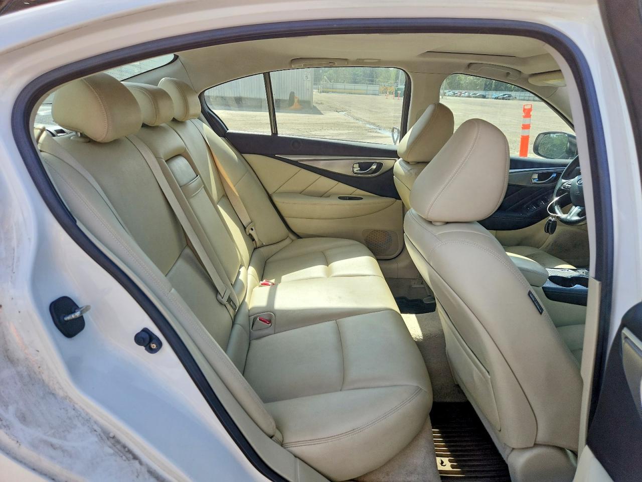2014 Infiniti Q50 Premium White vin: JN1BV7AR6EM694003