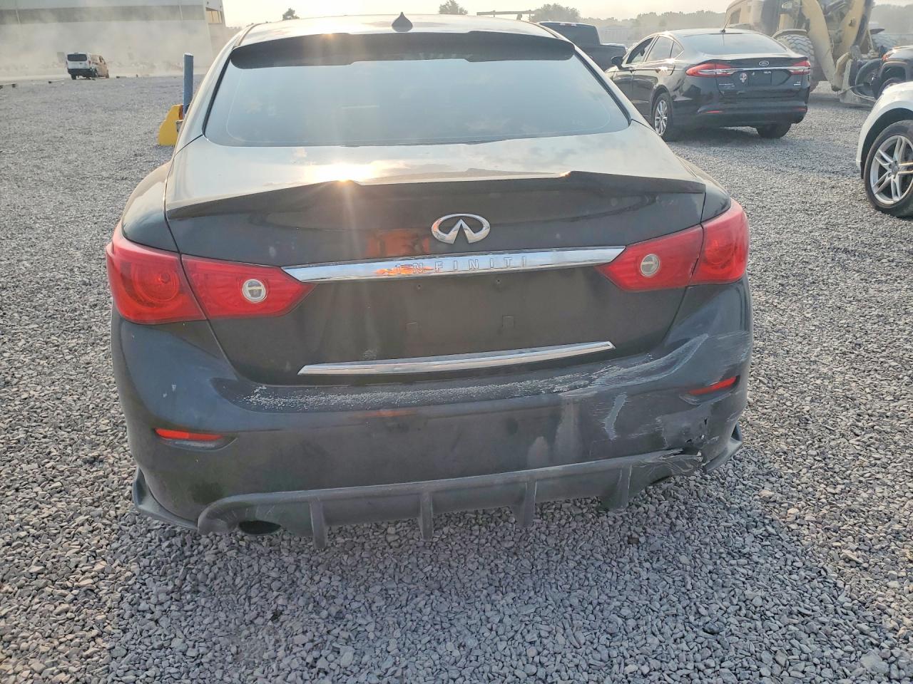 2014 Infiniti Q50 Premium Black vin: JN1BV7AR6EM696849