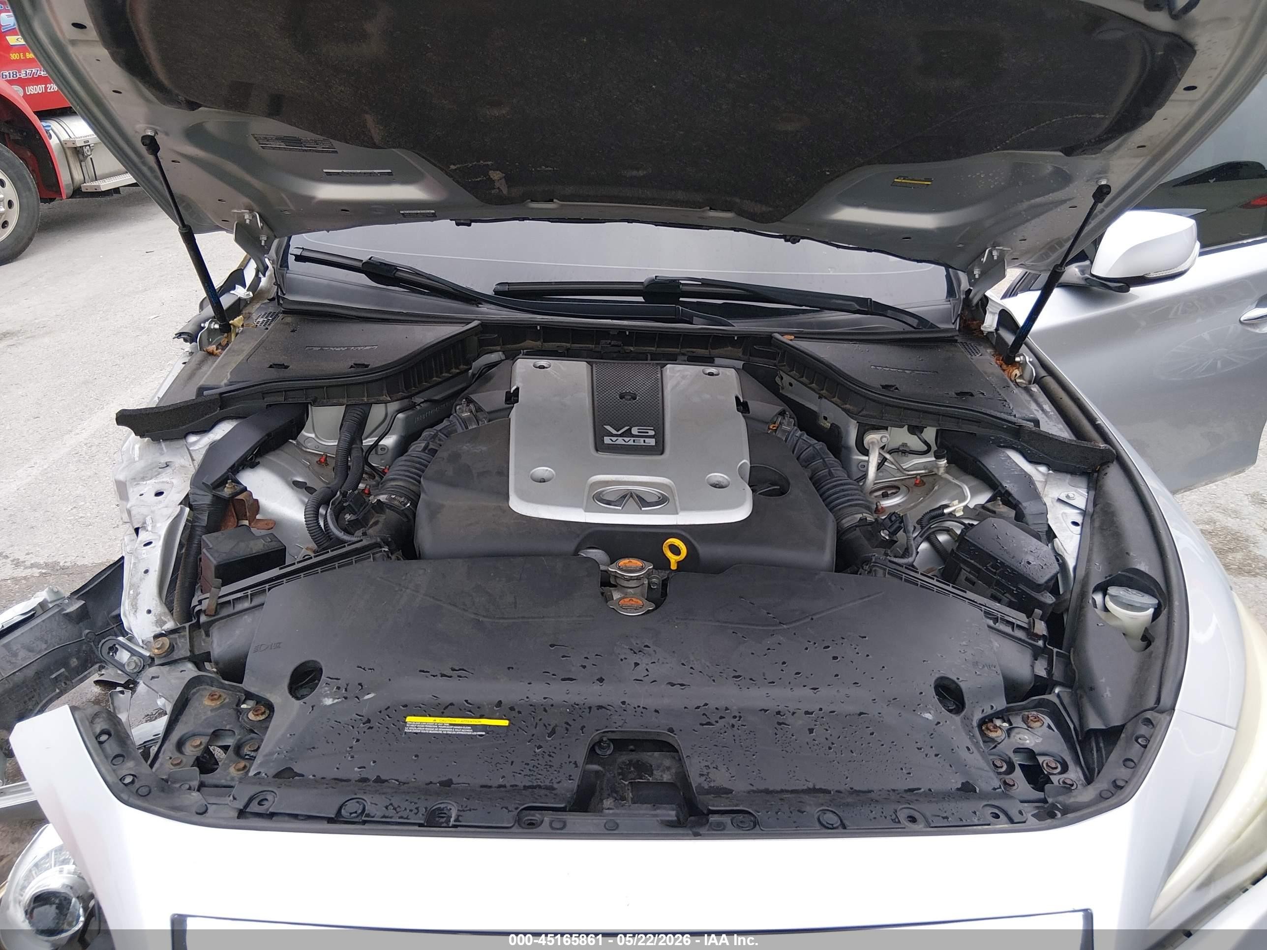 2014 Infiniti Q50 Premium Silver vin: JN1BV7AR6EM698942