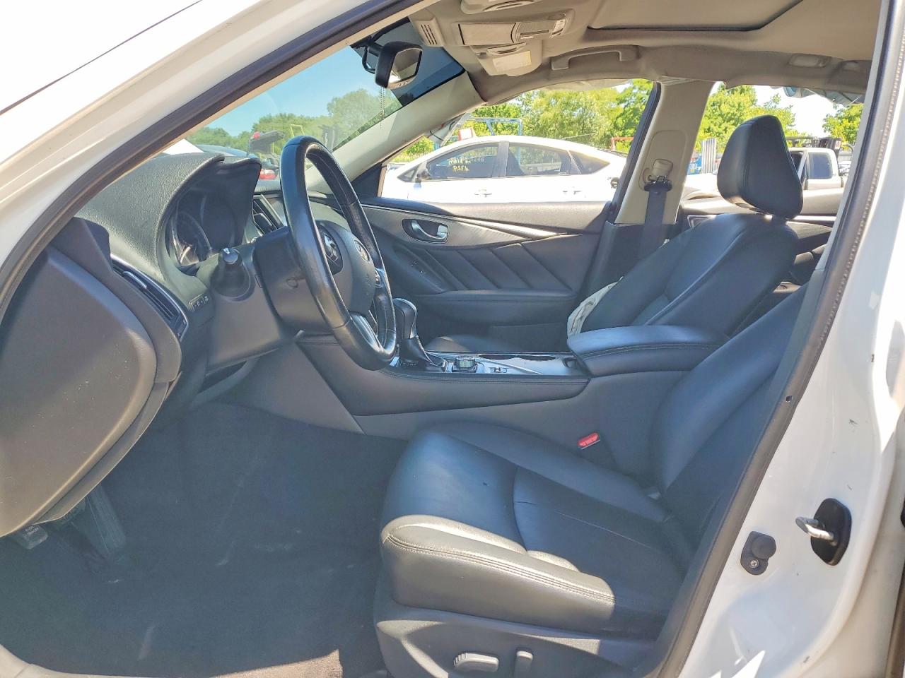 2015 Infiniti Q50 Premium White vin: JN1BV7AR6FM414159
