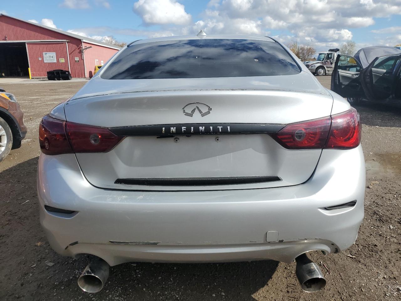 2014 Infiniti Q50 Base Silver vin: JN1BV7AR7EM685486