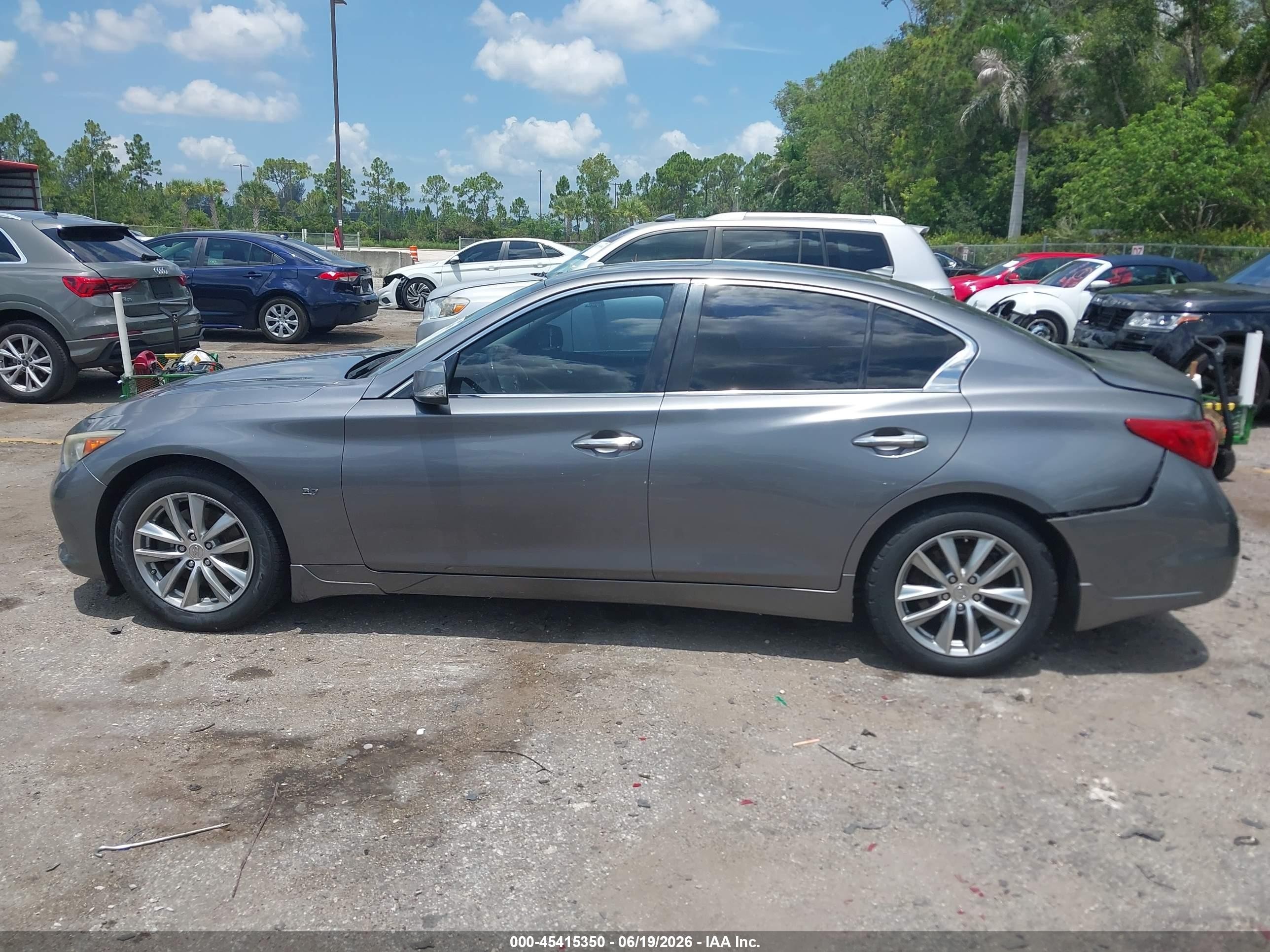 2014 Infiniti Q50 Premium Серый vin: JN1BV7AR7EM687688