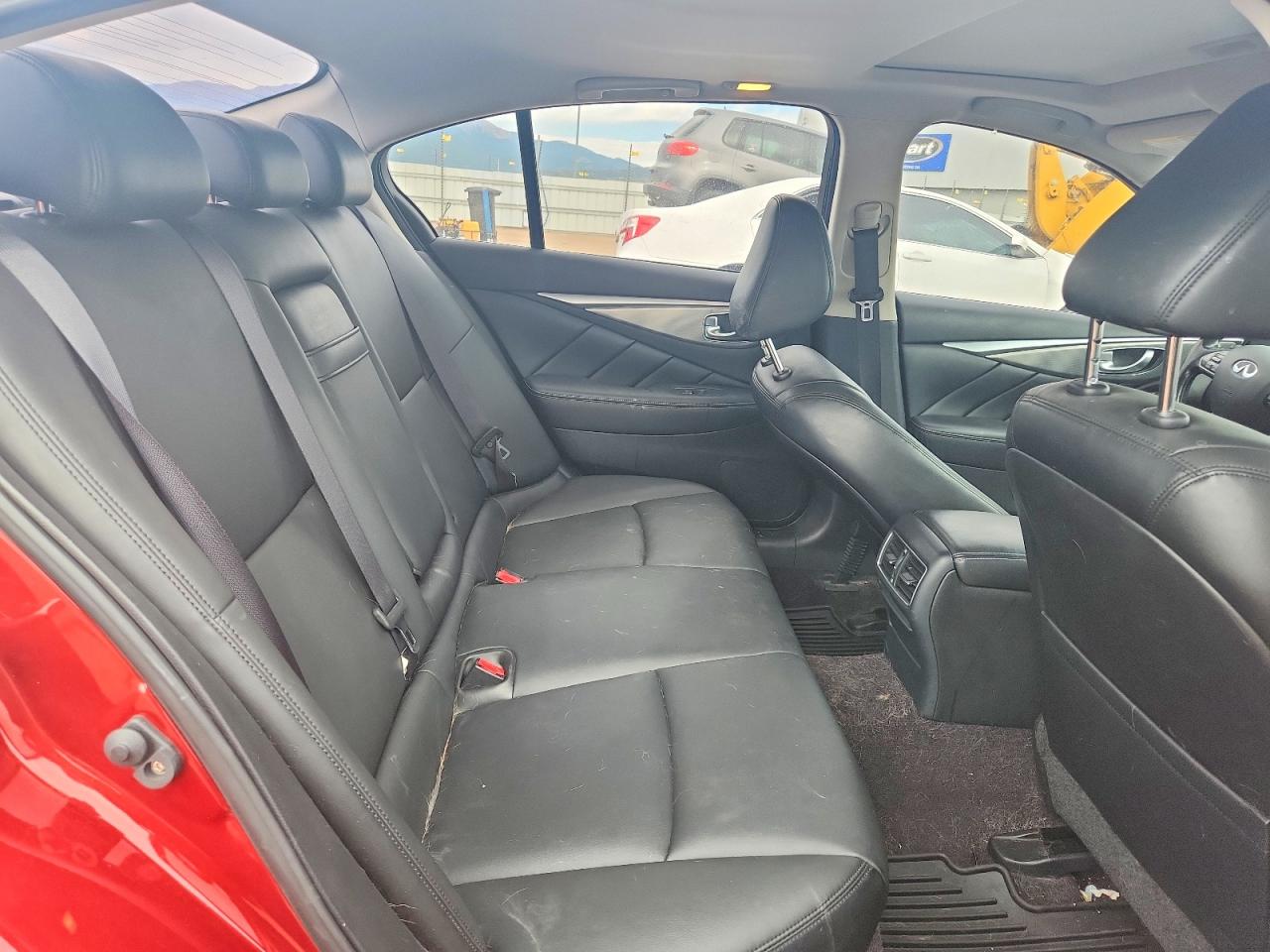 2014 Infiniti Q50 Premium Red vin: JN1BV7AR7EM693099
