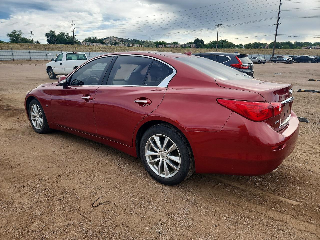 2014 Infiniti Q50 Premium Red vin: JN1BV7AR7EM693099