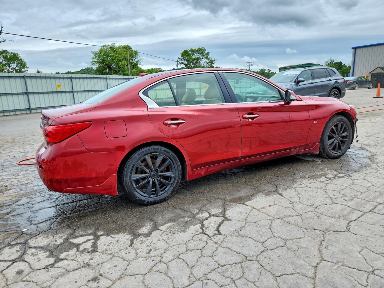 2014 Infiniti Q50 Premium Red vin: JN1BV7AR7EM698514