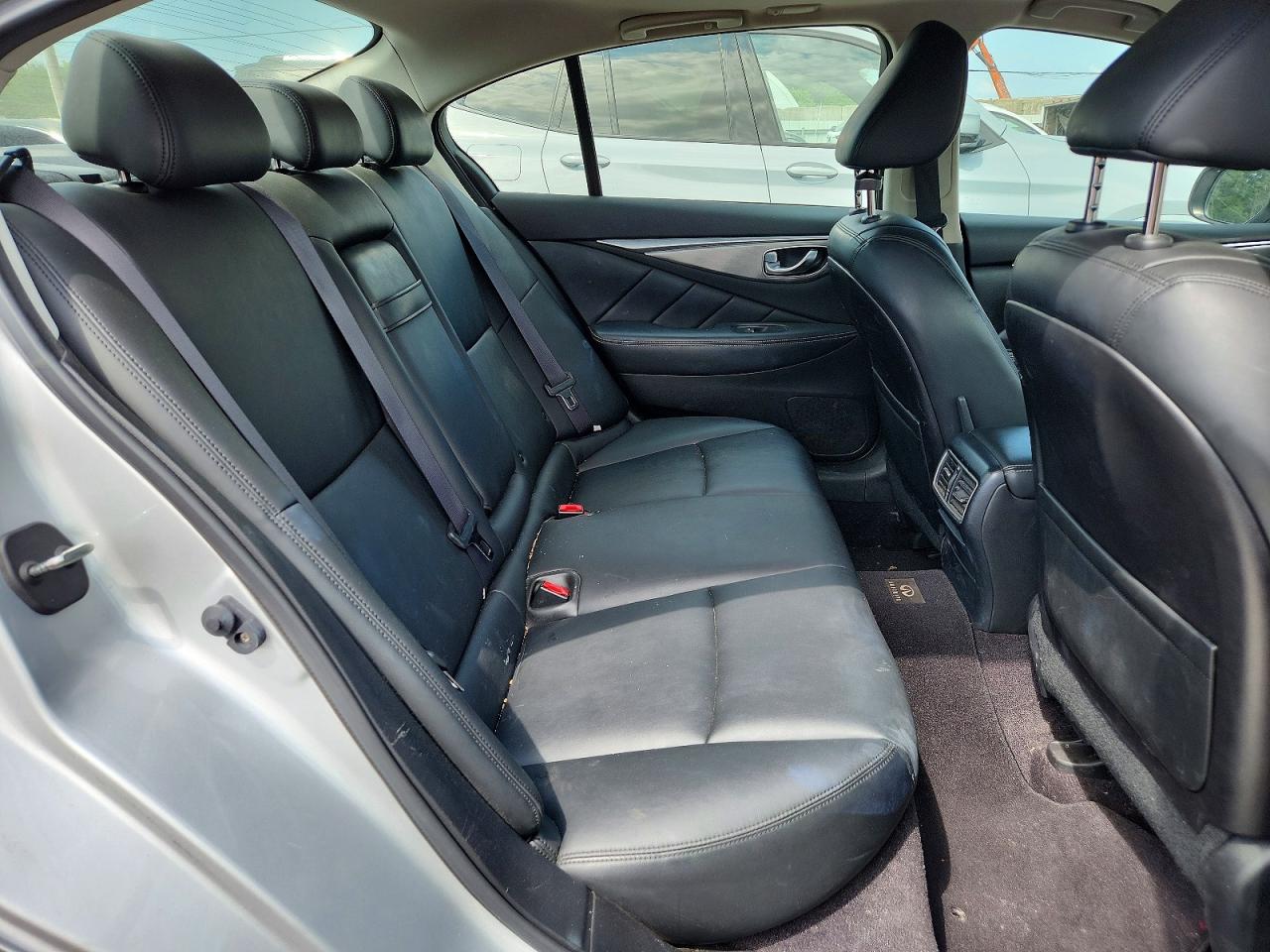 2014 Infiniti Q50 Premium Серебряный vin: JN1BV7AR7EM699632