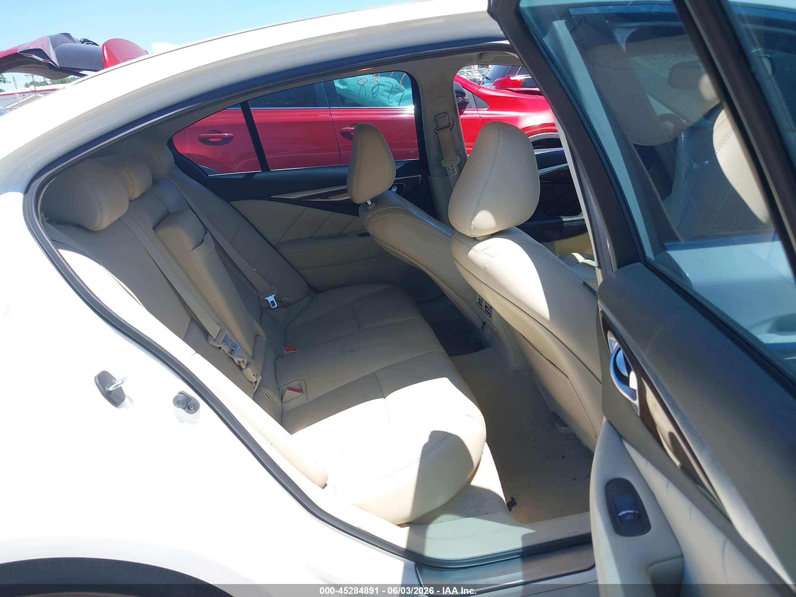 2014 Infiniti Q50 Premium White vin: JN1BV7AR7EM702772