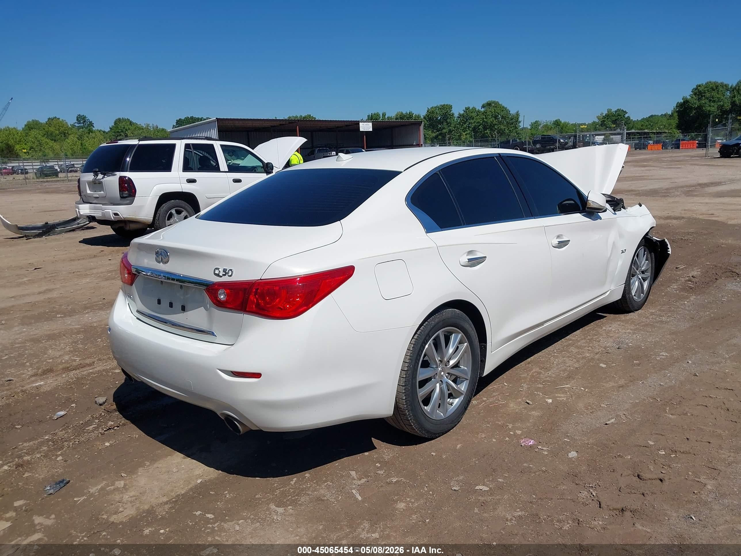 2015 Infiniti Q50 Premium Белый vin: JN1BV7AR7FM396044