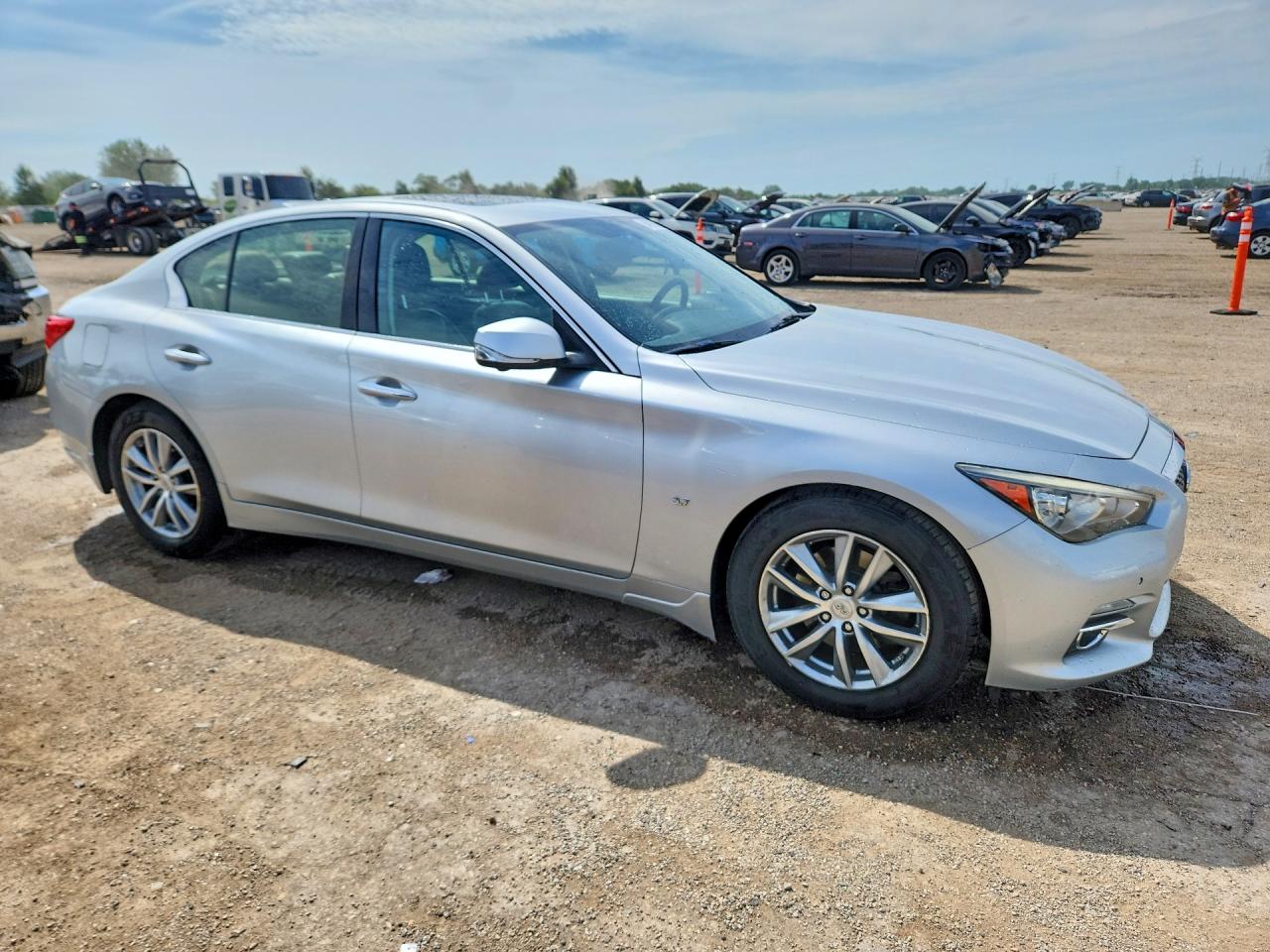 2015 Infiniti Q50 Premium Серебряный vin: JN1BV7AR7FM398344