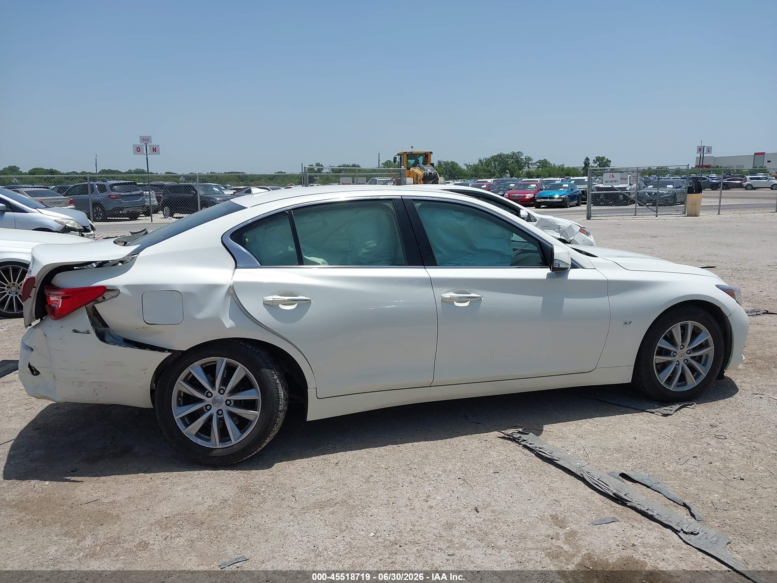 2015 Infiniti Q50 White vin: JN1BV7AR7FM399753