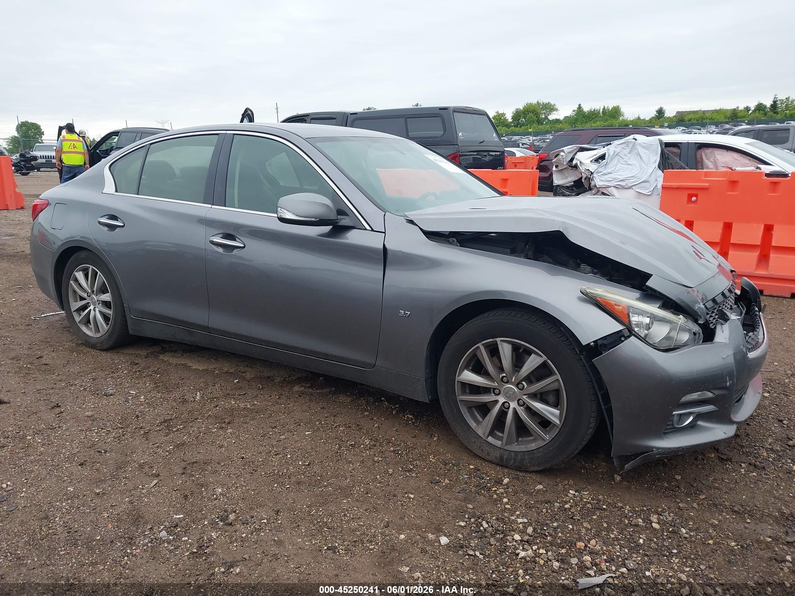 2015 Infiniti Q50 Premium Серый vin: JN1BV7AR7FM407480