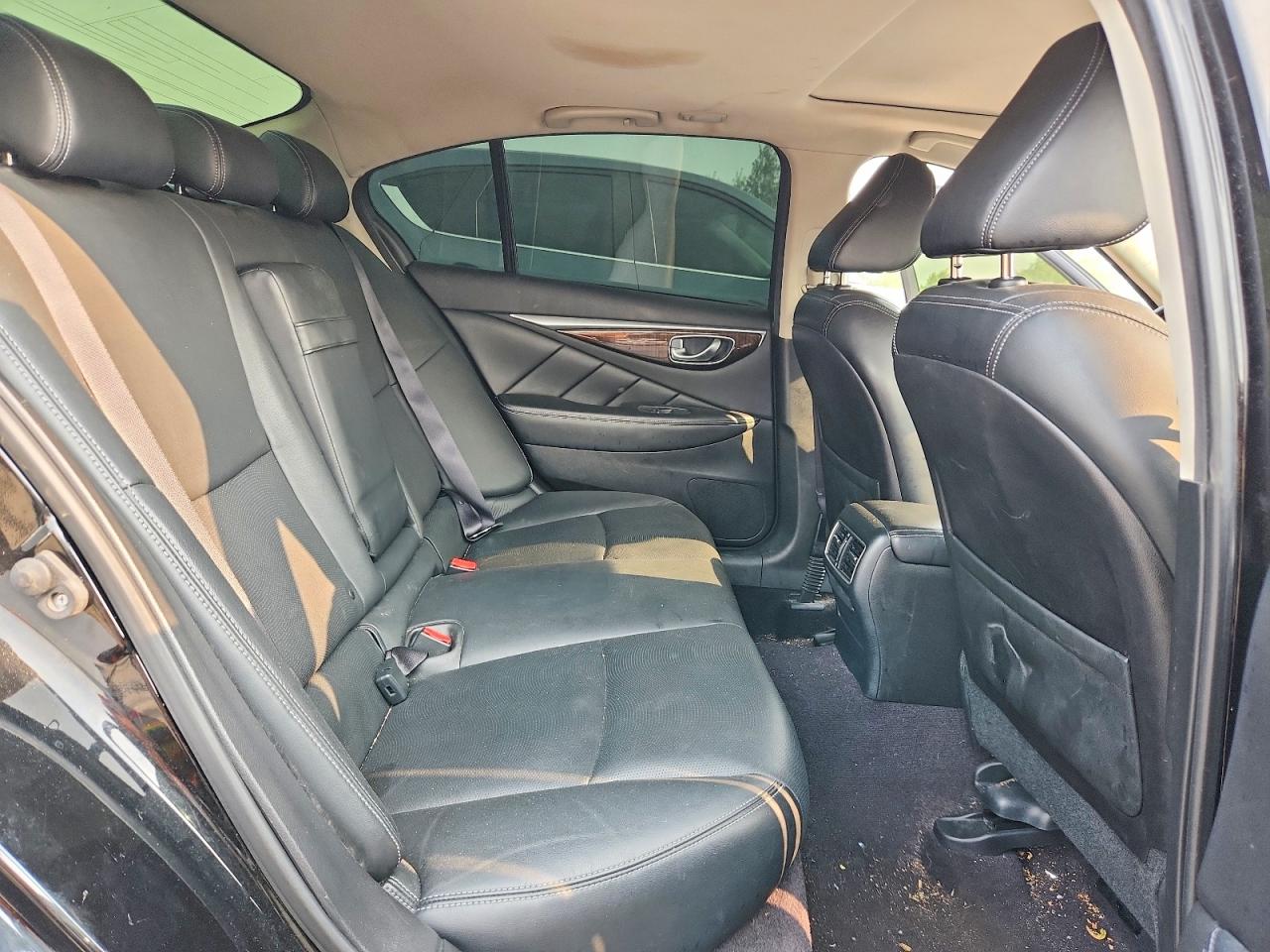 2015 Infiniti Q50 Base Черный vin: JN1BV7AR7FM412792