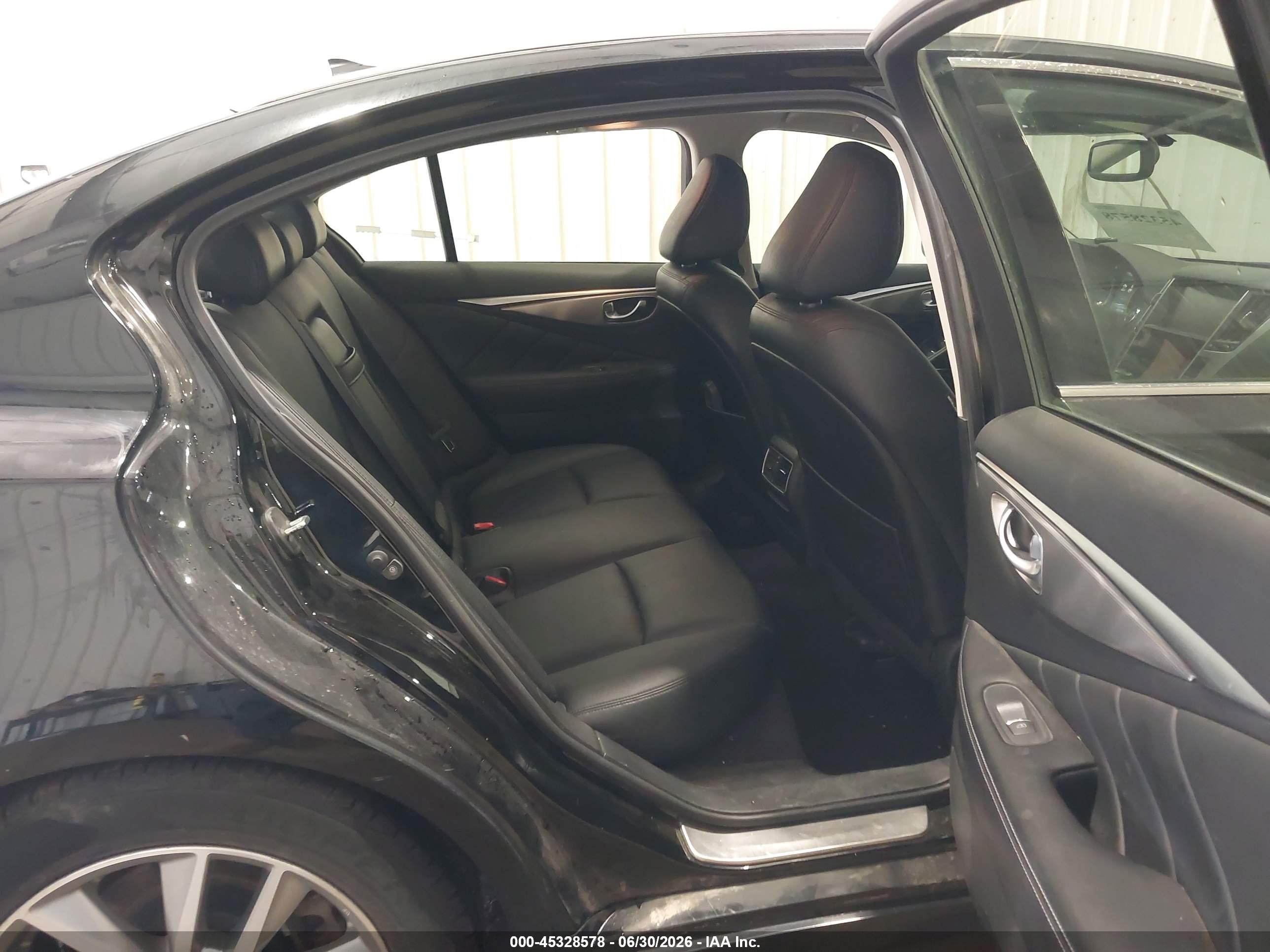 2015 Infiniti Q50 Premium Black vin: JN1BV7AR7FM415109
