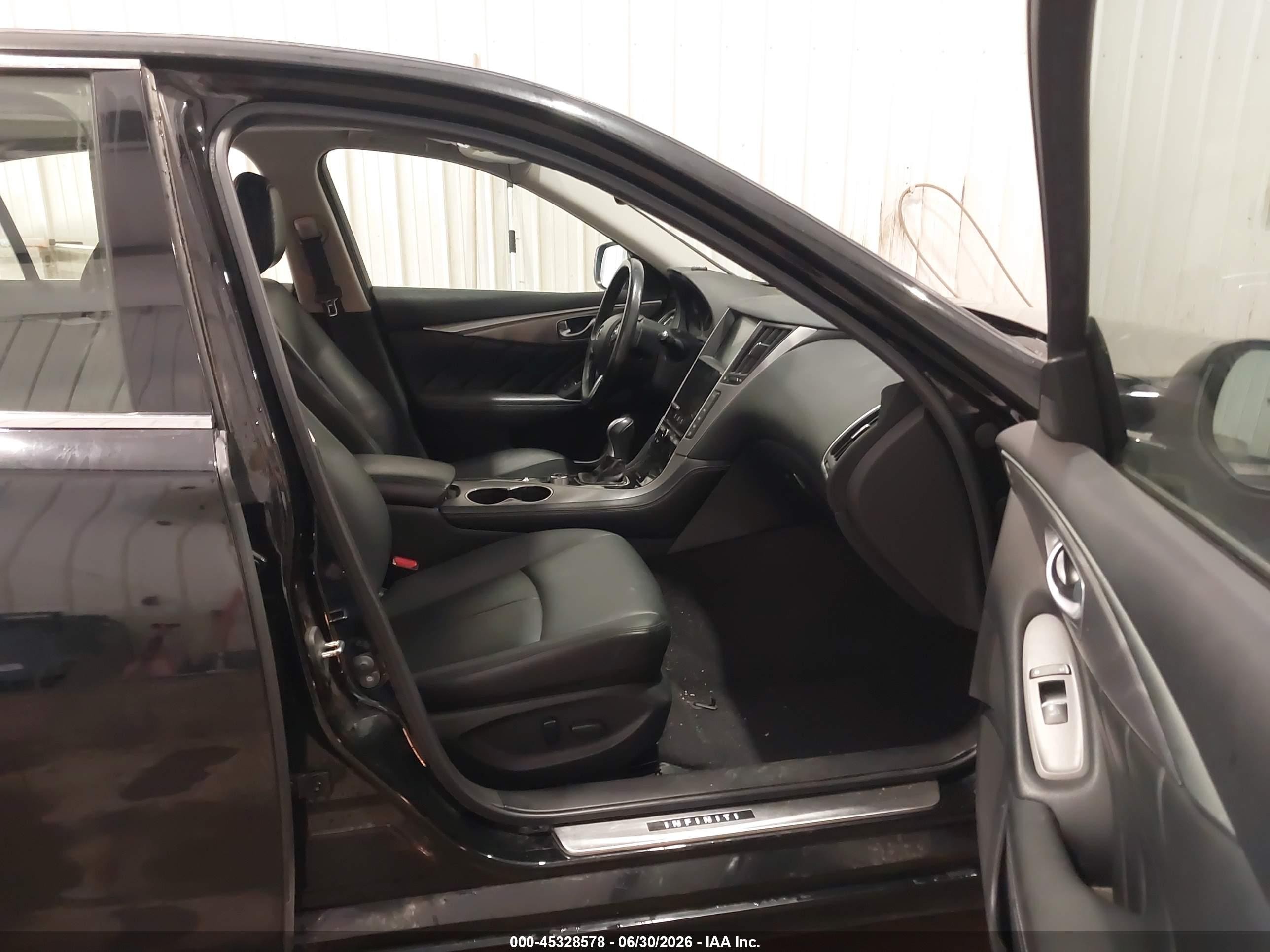 2015 Infiniti Q50 Premium Black vin: JN1BV7AR7FM415109