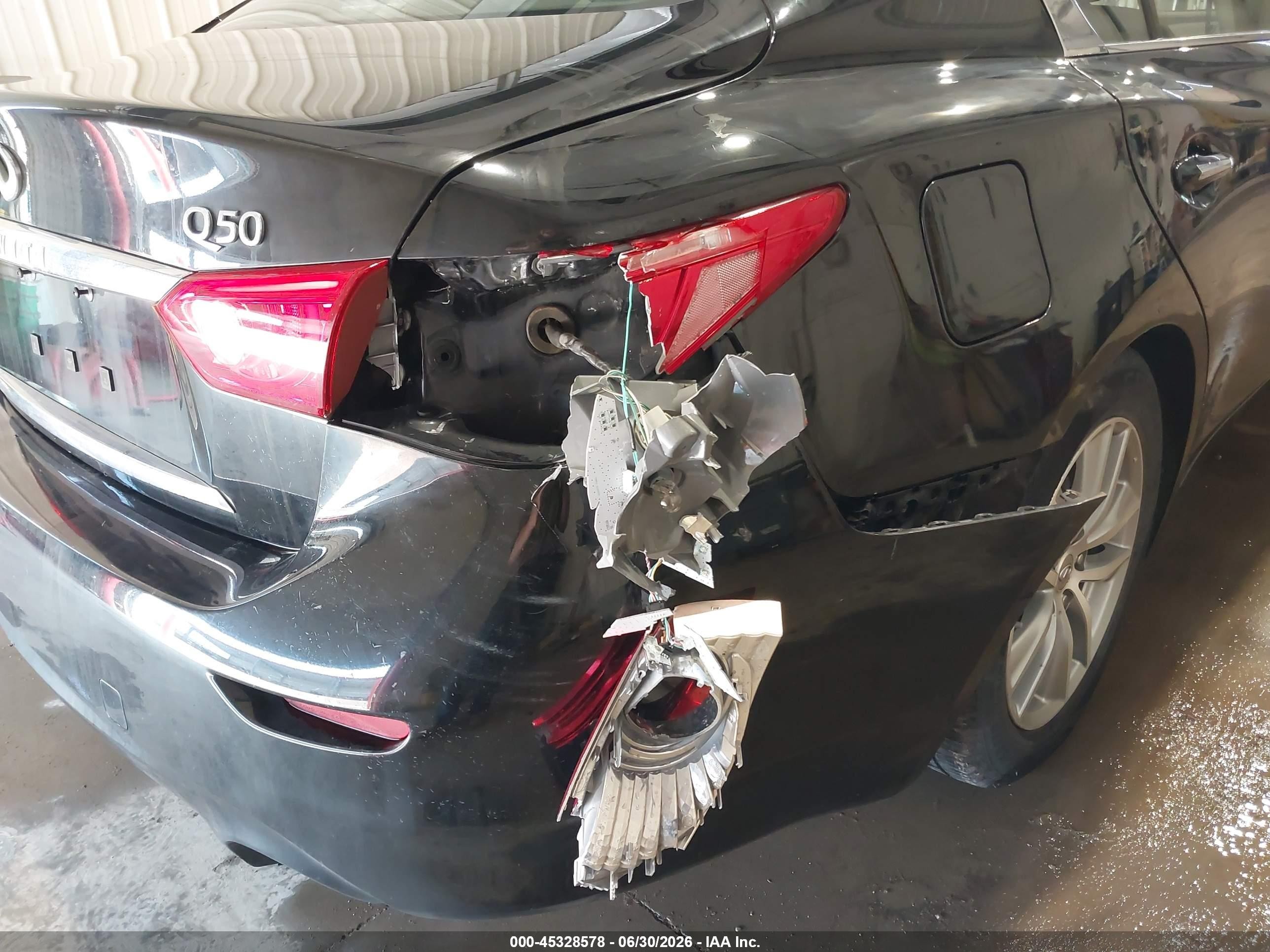 2015 Infiniti Q50 Premium Black vin: JN1BV7AR7FM415109