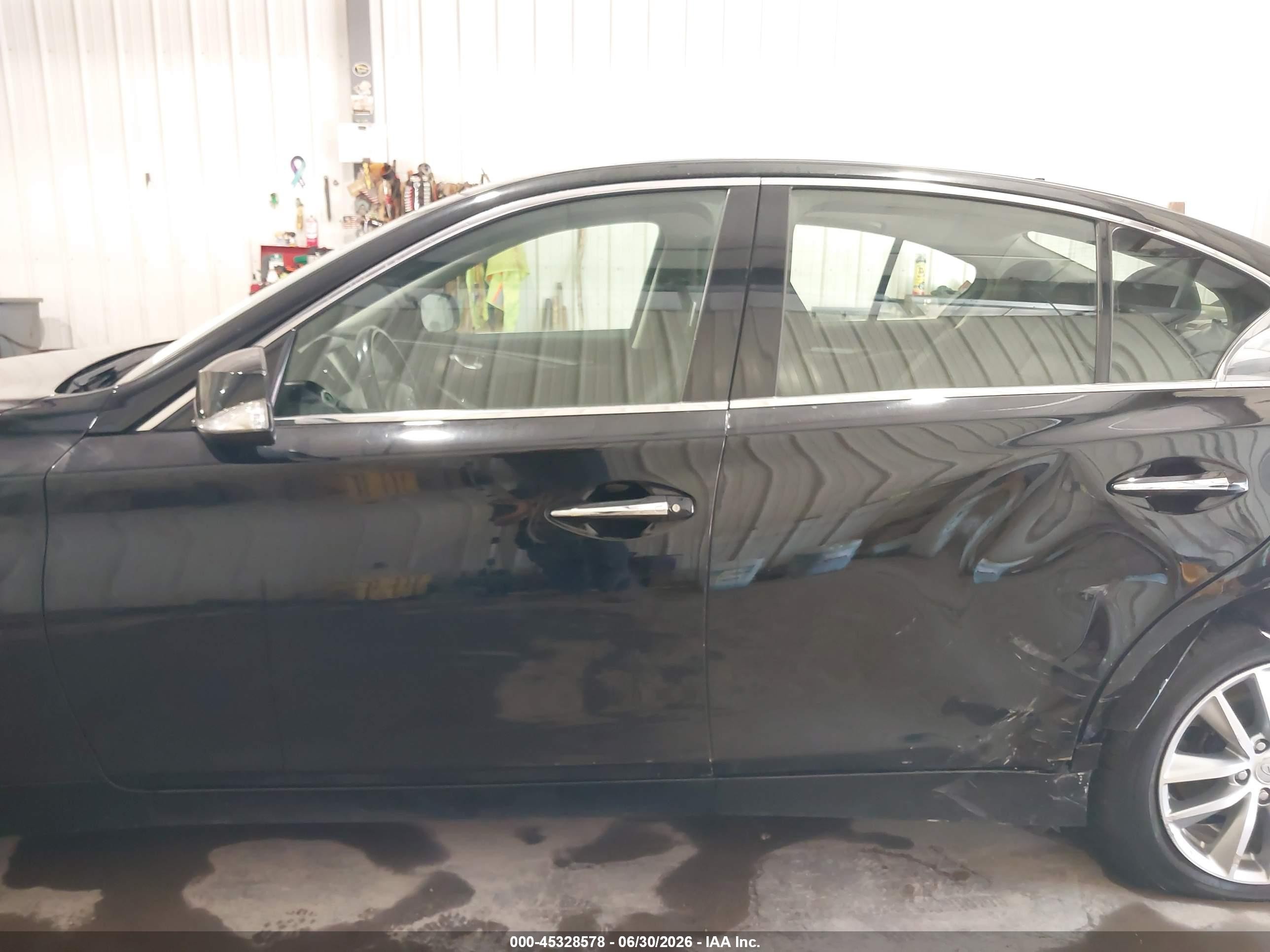 2015 Infiniti Q50 Premium Black vin: JN1BV7AR7FM415109