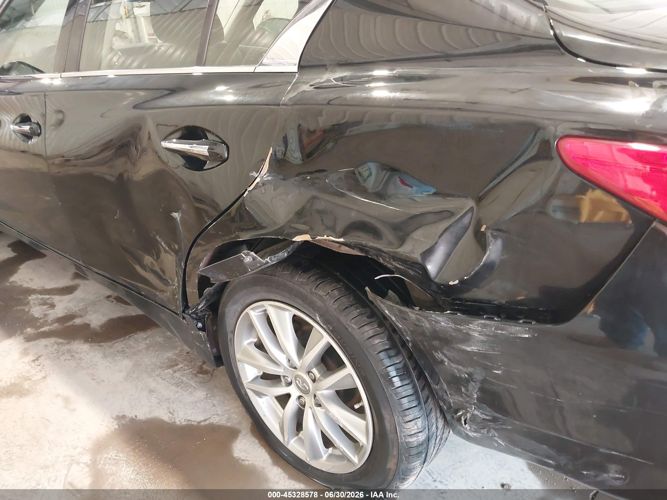 2015 Infiniti Q50 Premium Black vin: JN1BV7AR7FM415109