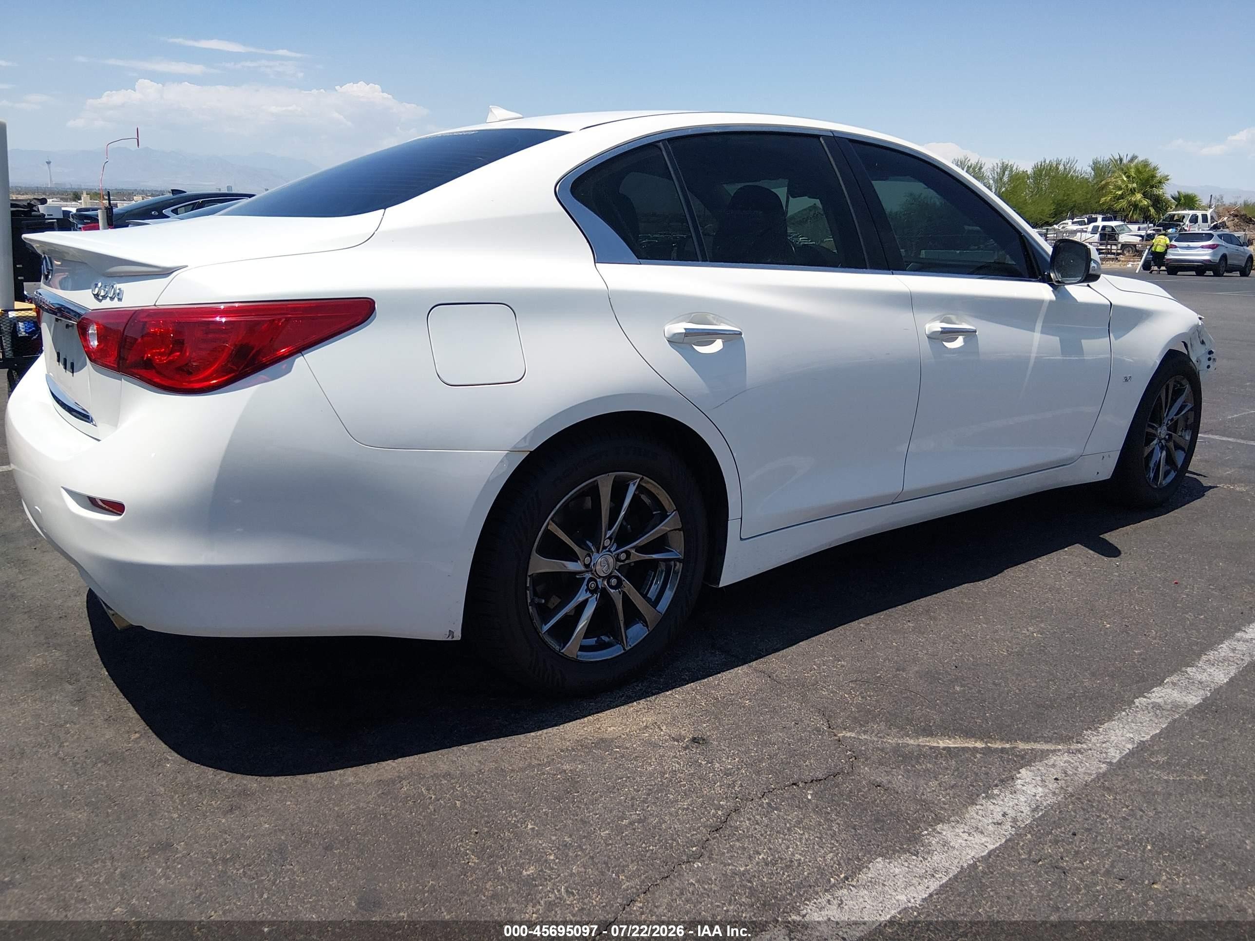 2015 Infiniti Q50   White vin: JN1BV7AR7FM420469