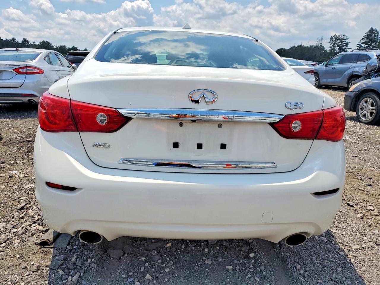 2015 Infiniti Q50 Premium White vin: JN1BV7AR7FM423260