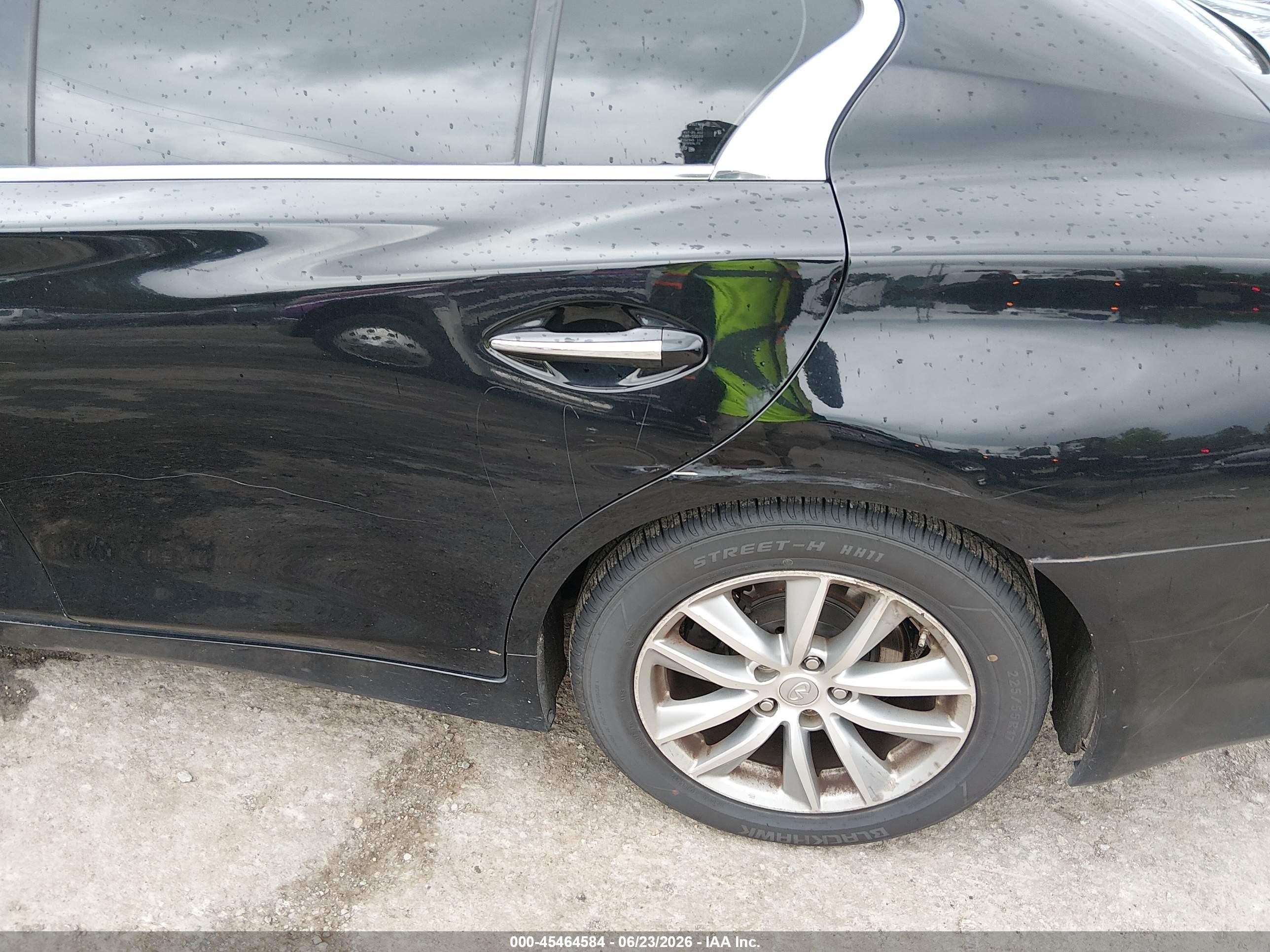 2014 Infiniti Q50 Premium Black vin: JN1BV7AR8EM681799