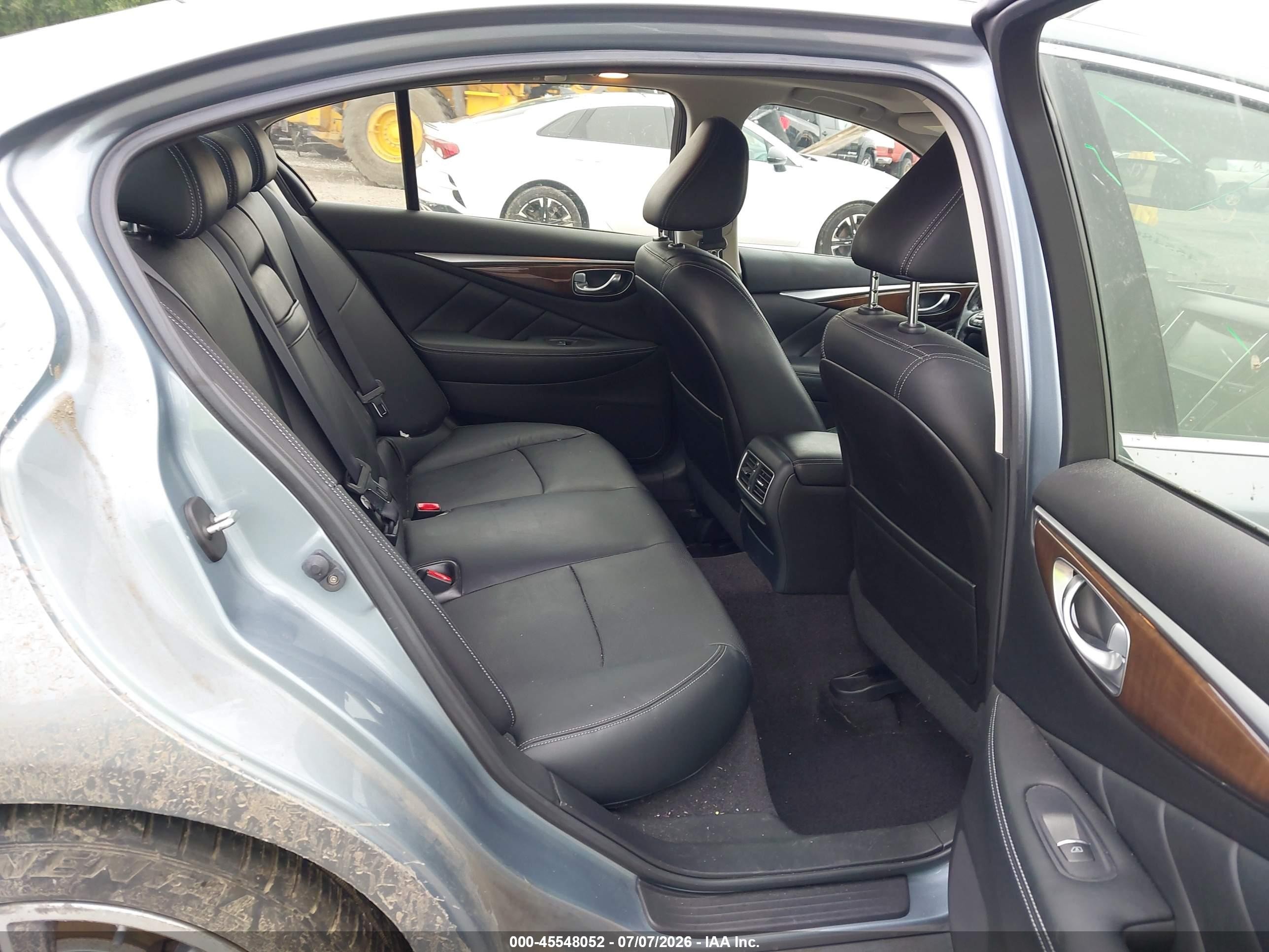 2014 Infiniti Q50 Premium Blue vin: JN1BV7AR8EM682905