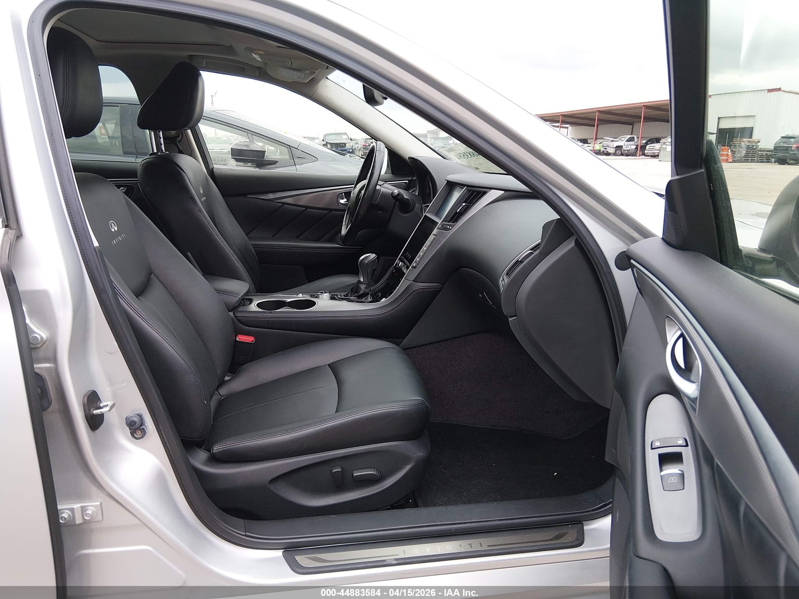 2014 Infiniti Q50 Premium Silver vin: JN1BV7AR8EM694634