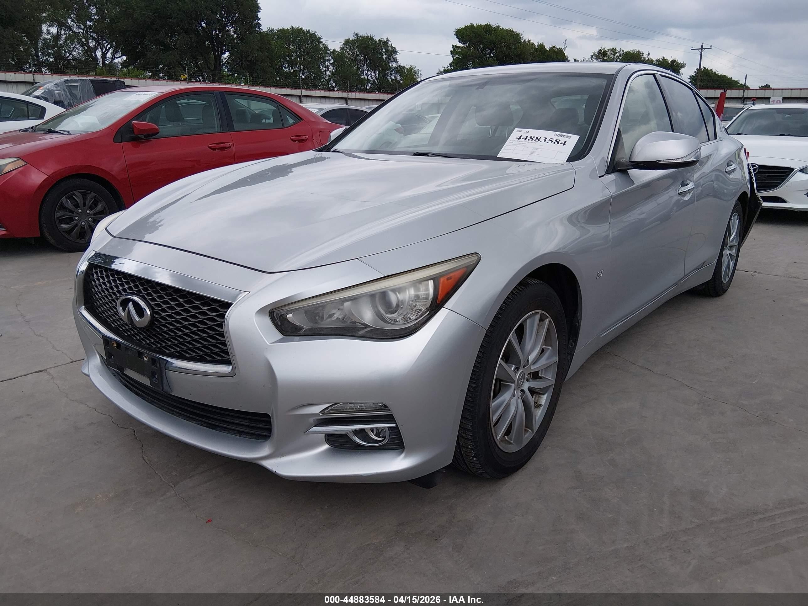 2014 Infiniti Q50 Premium Silver vin: JN1BV7AR8EM694634