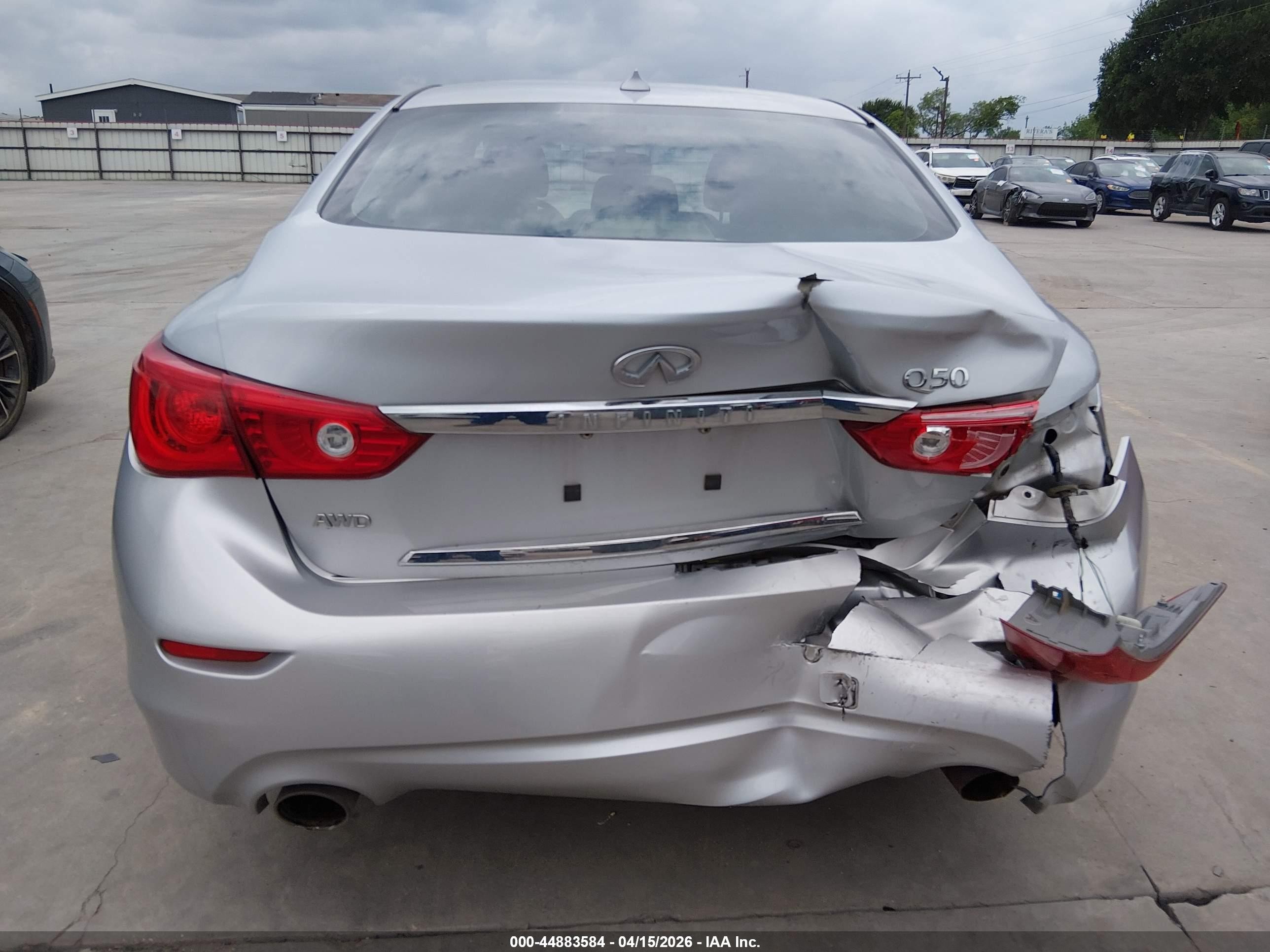 2014 Infiniti Q50 Premium Silver vin: JN1BV7AR8EM694634