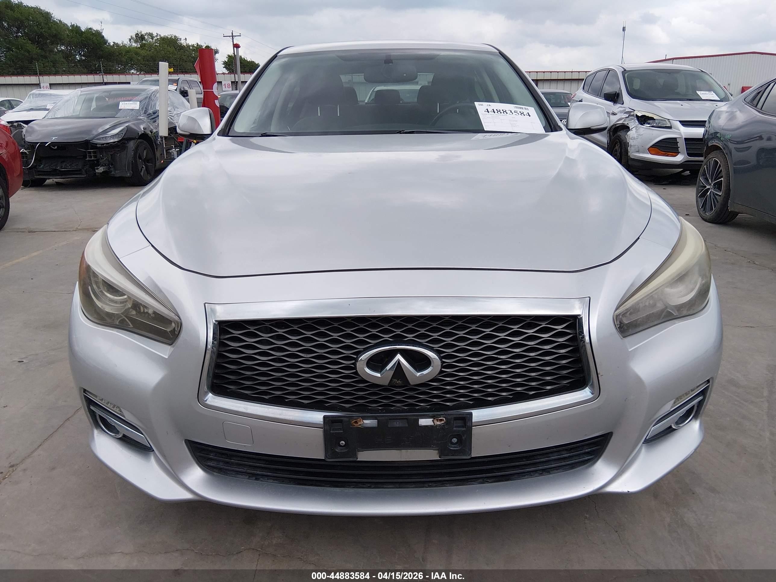 2014 Infiniti Q50 Premium Silver vin: JN1BV7AR8EM694634