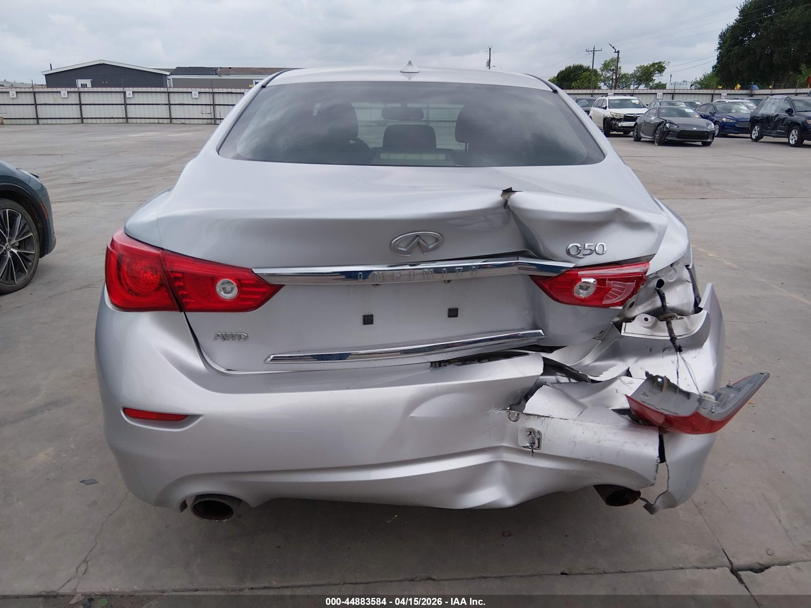 2014 Infiniti Q50 Premium Silver vin: JN1BV7AR8EM694634