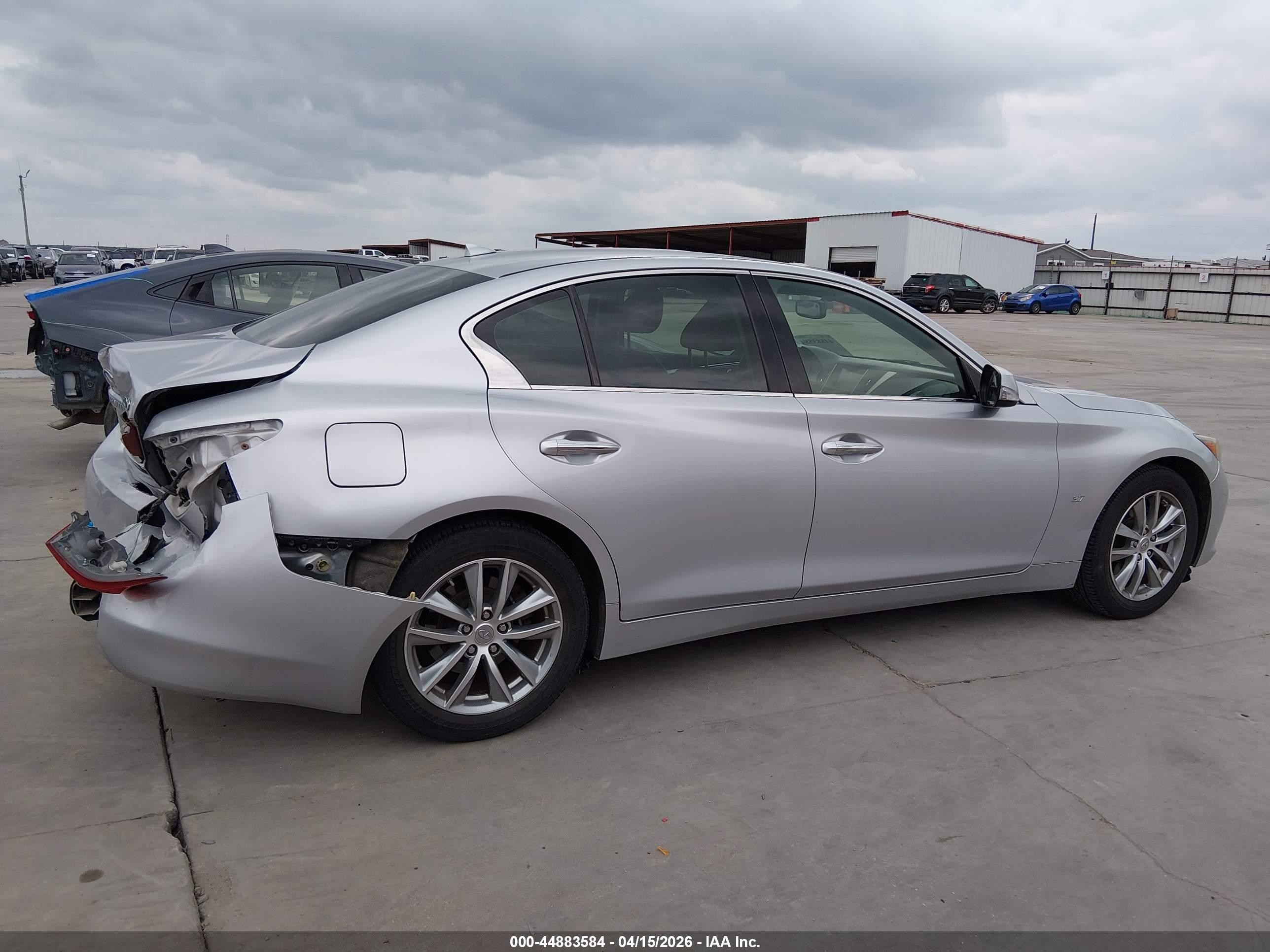 2014 Infiniti Q50 Premium Silver vin: JN1BV7AR8EM694634