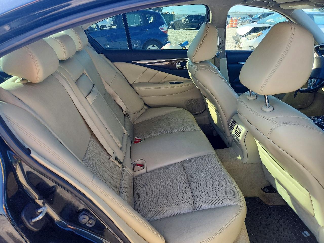 2014 Infiniti Q50 Premium Black vin: JN1BV7AR8EM697985