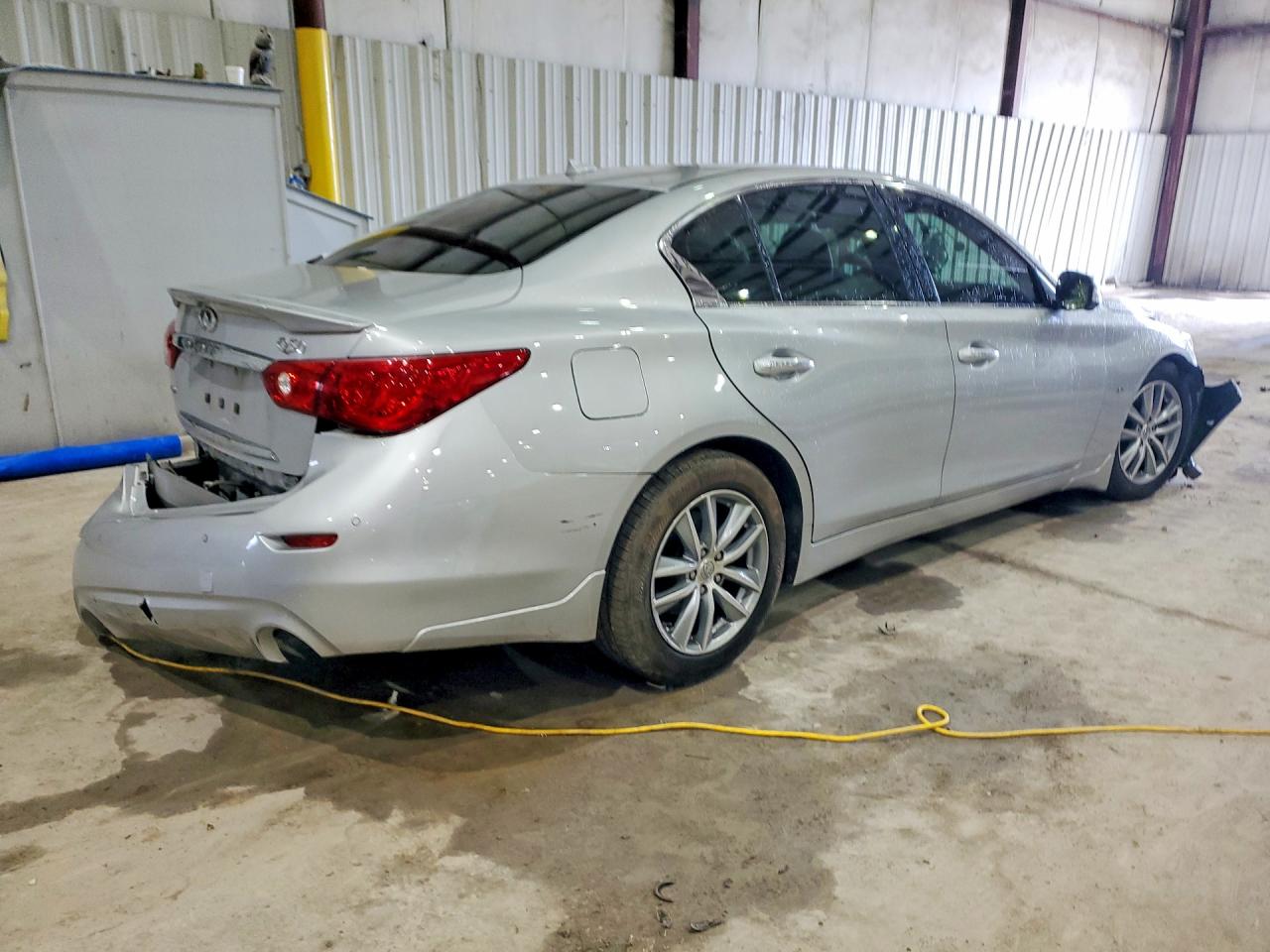 2015 Infiniti Q50 Premium Silver vin: JN1BV7AR8FM393816