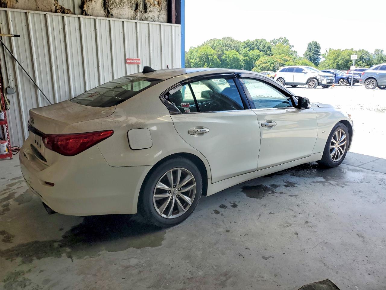 2015 Infiniti Q50 Base White vin: JN1BV7AR8FM394397