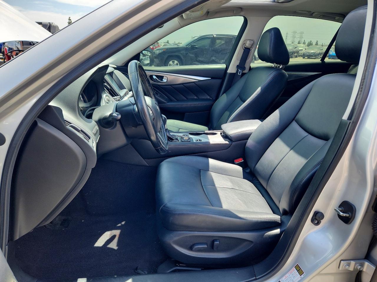 2015 Infiniti Q50 Premium Silver vin: JN1BV7AR8FM401302