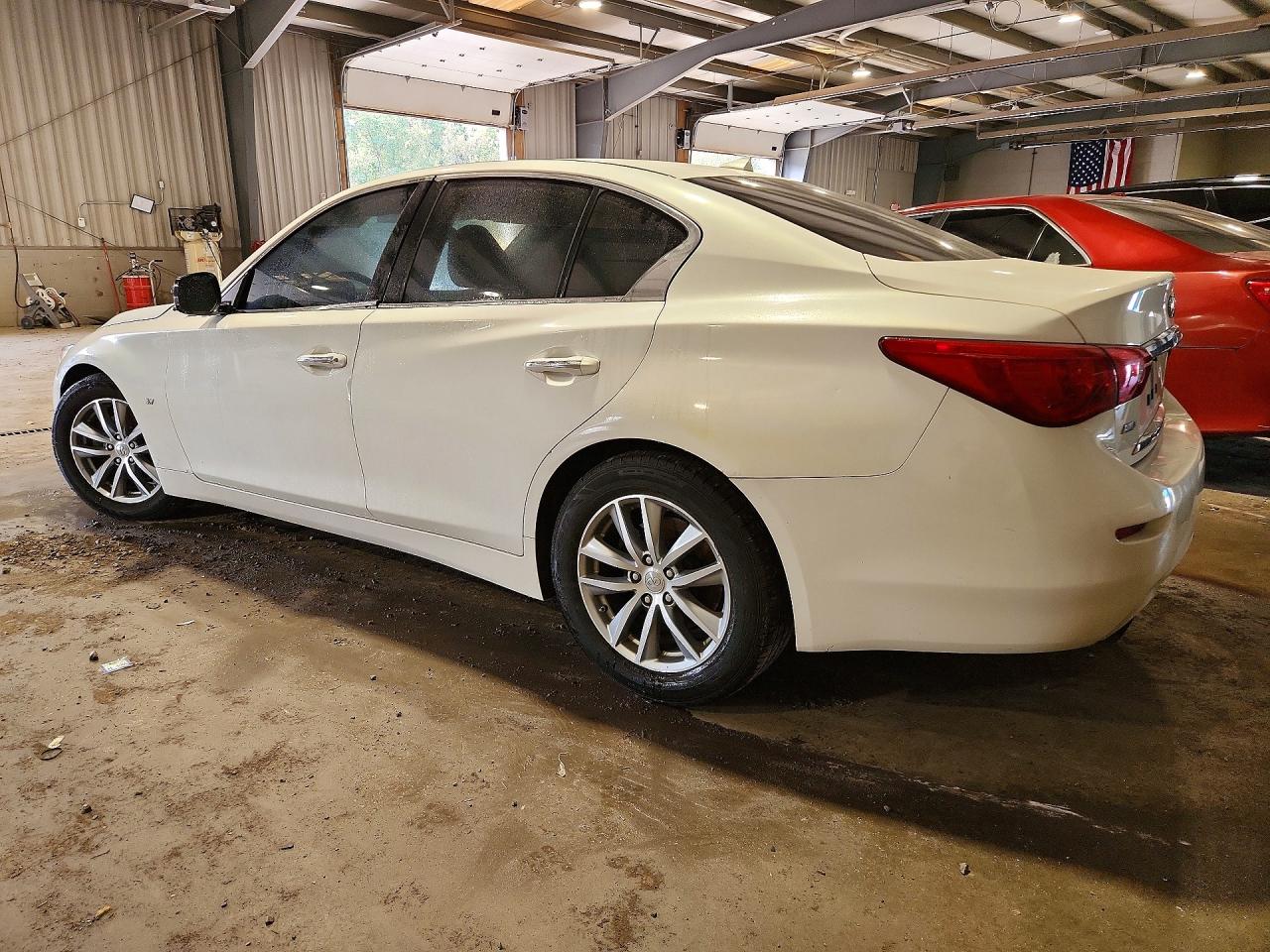 2015 Infiniti Q50 Base White vin: JN1BV7AR8FM401848