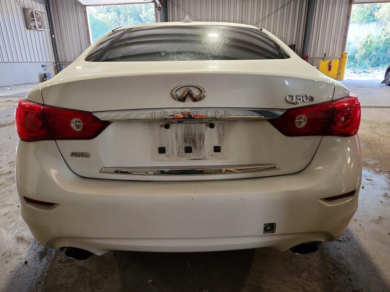 2015 Infiniti Q50 Base White vin: JN1BV7AR8FM401848