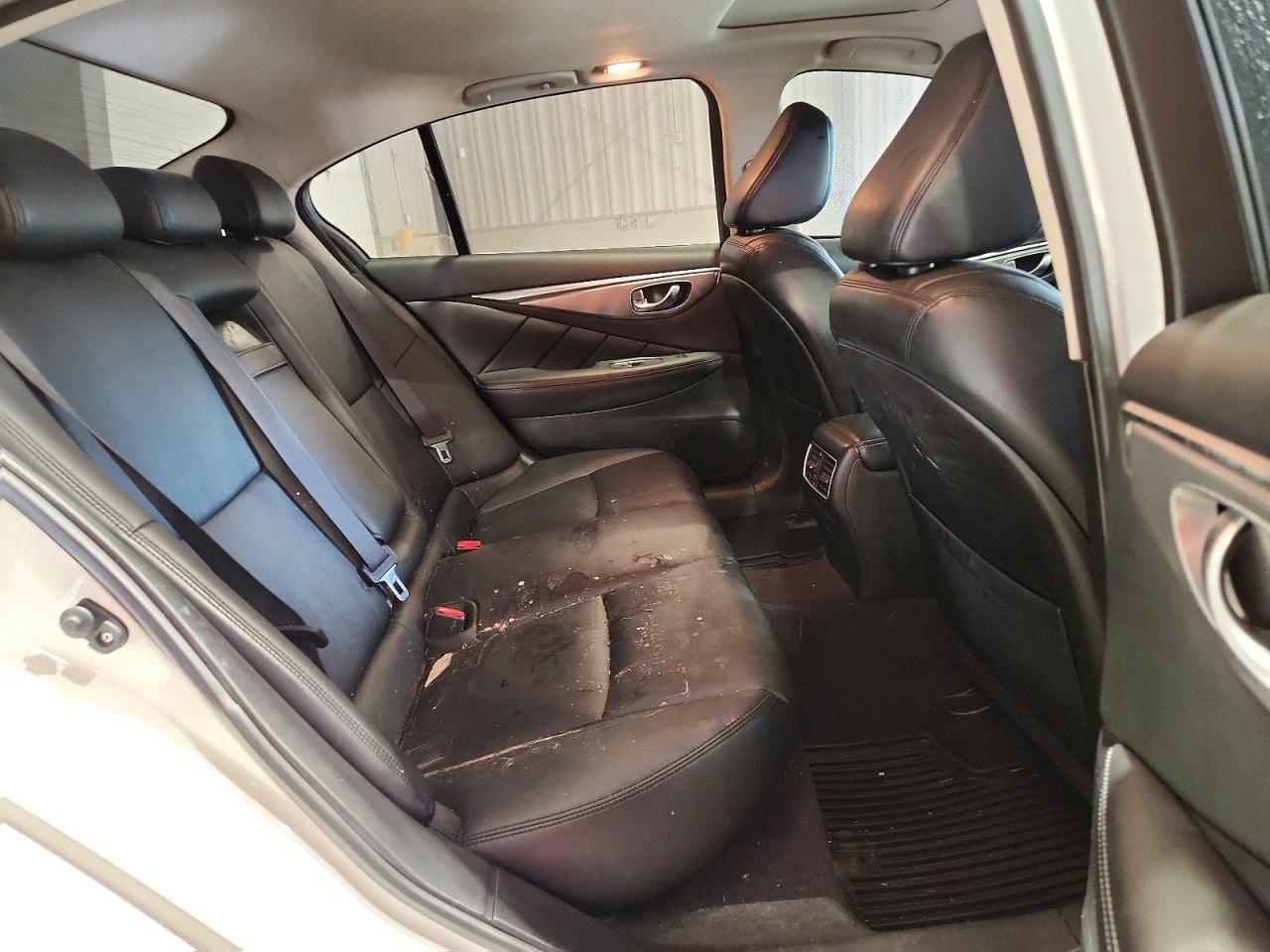 2015 Infiniti Q50 Base White vin: JN1BV7AR8FM401848