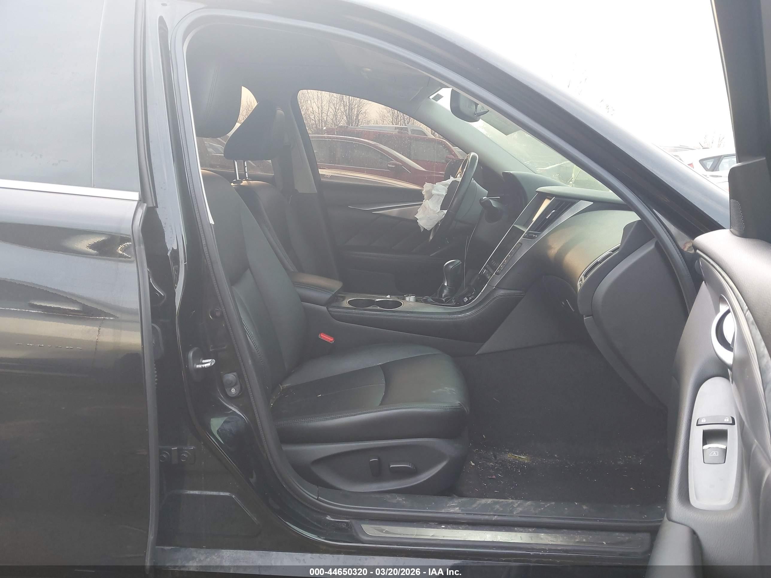2015 Infiniti Q50 Premium Black vin: JN1BV7AR8FM401994