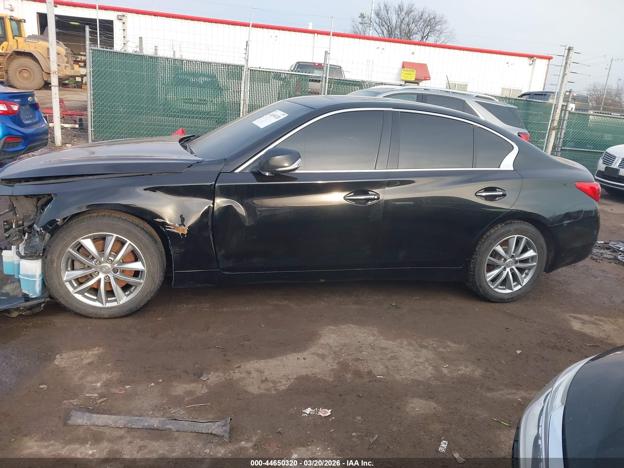 2015 Infiniti Q50 Premium Black vin: JN1BV7AR8FM401994