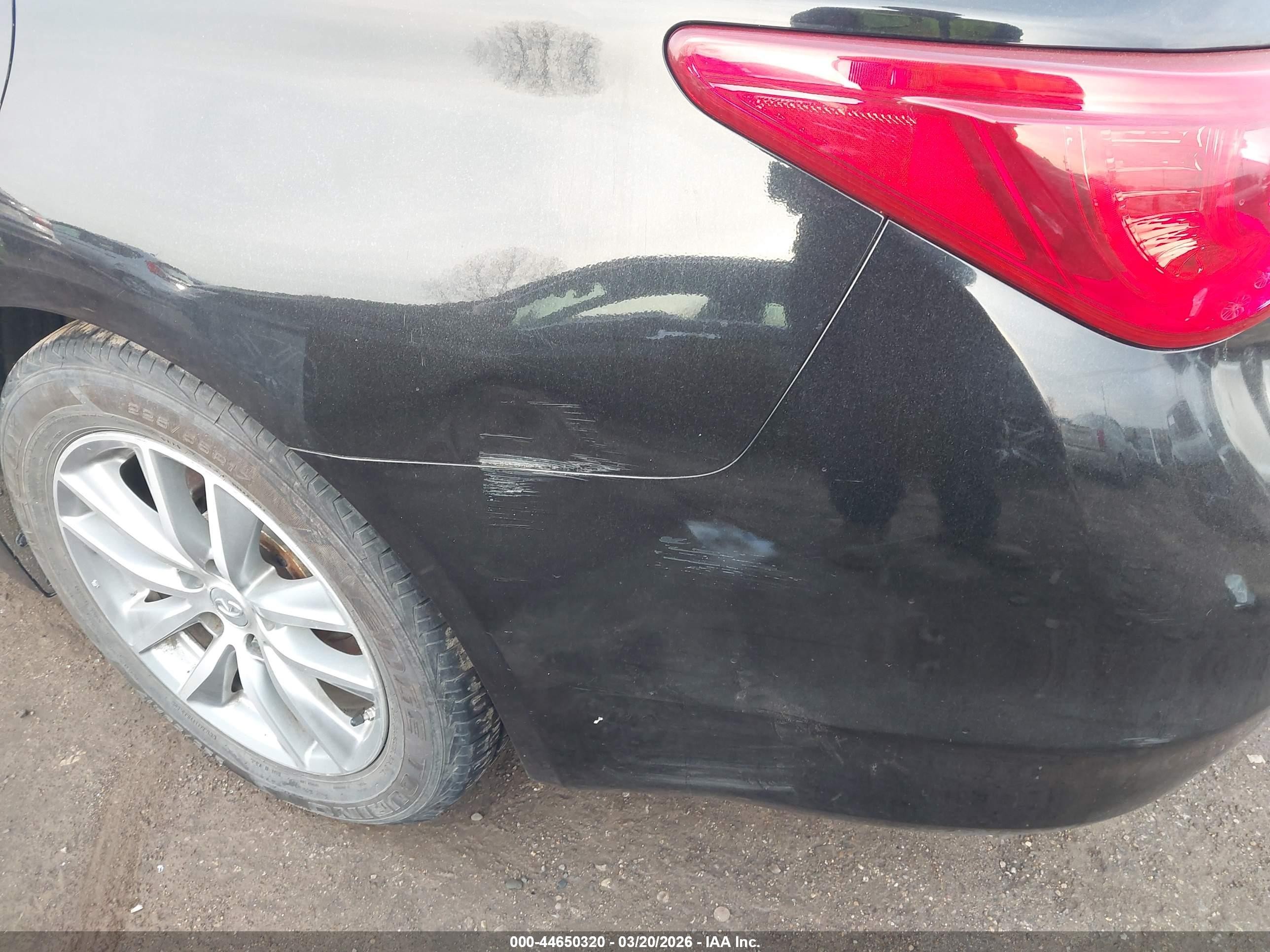 2015 Infiniti Q50 Premium Black vin: JN1BV7AR8FM401994