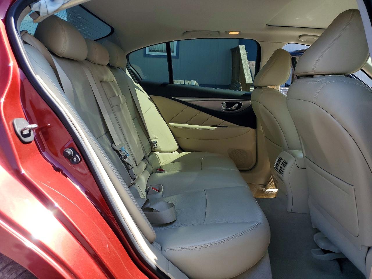 2015 Infiniti Q50 Premium Burgundy vin: JN1BV7AR8FM404815