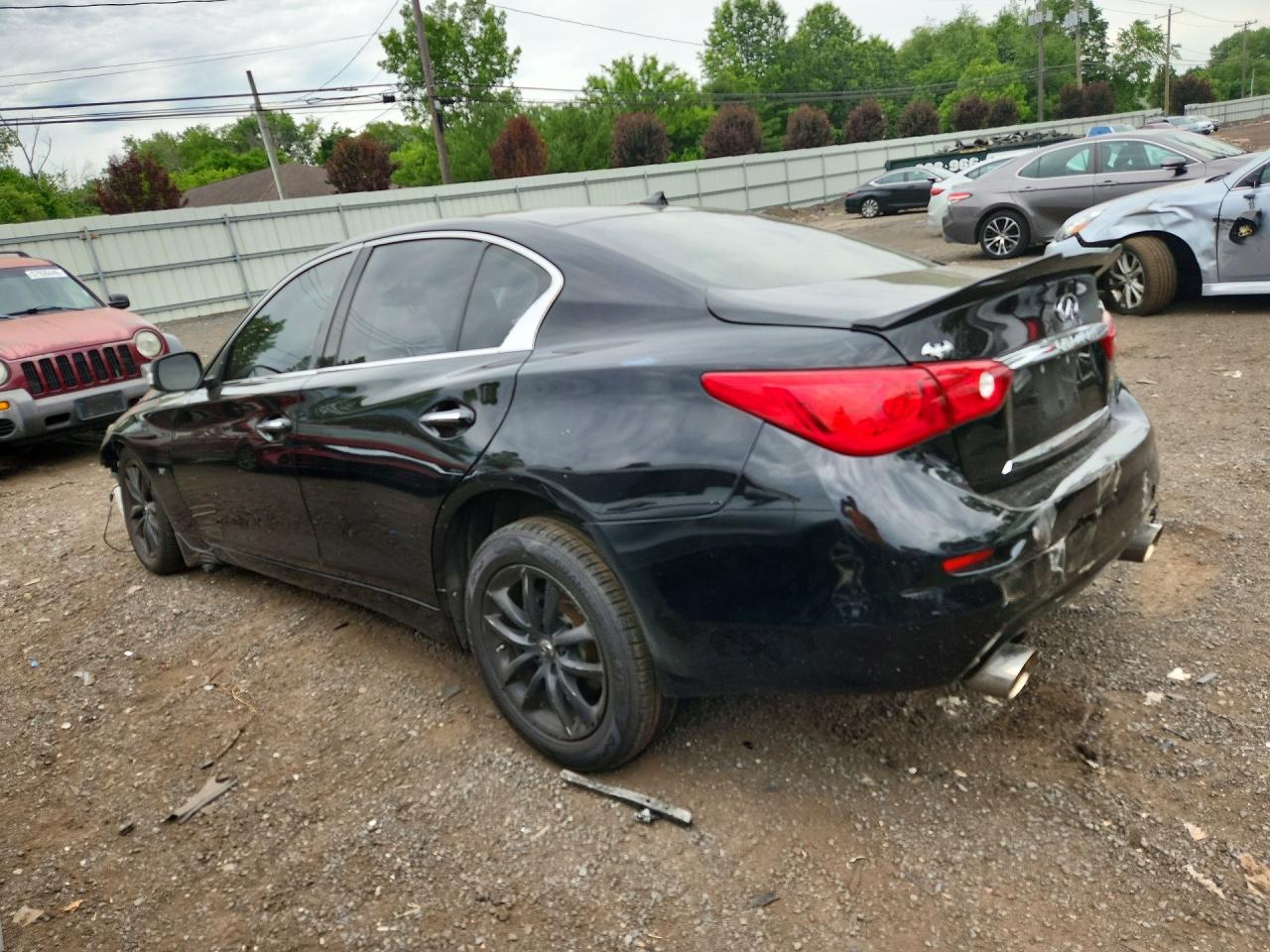 2015 Infiniti Q50 Premium Black vin: JN1BV7AR8FM407102