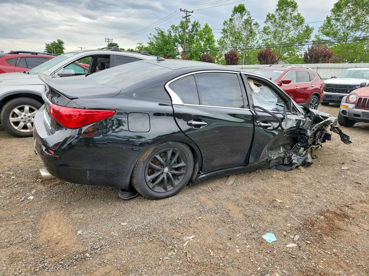 2015 Infiniti Q50 Premium Black vin: JN1BV7AR8FM407102